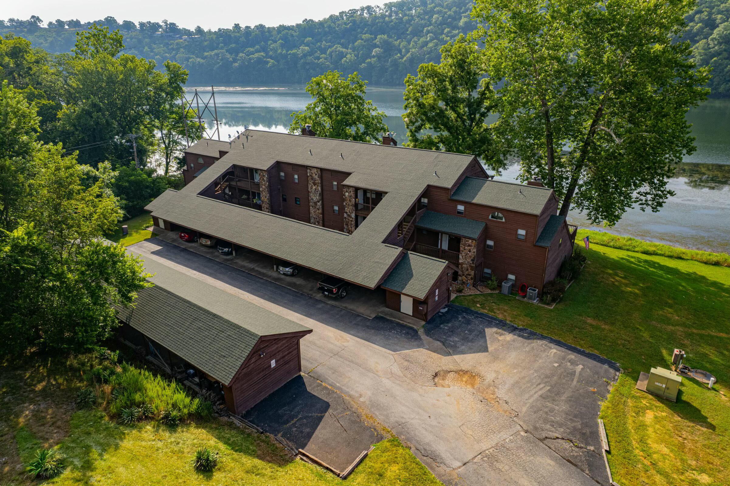 2229 Mountain Grove Road Property Photo 2