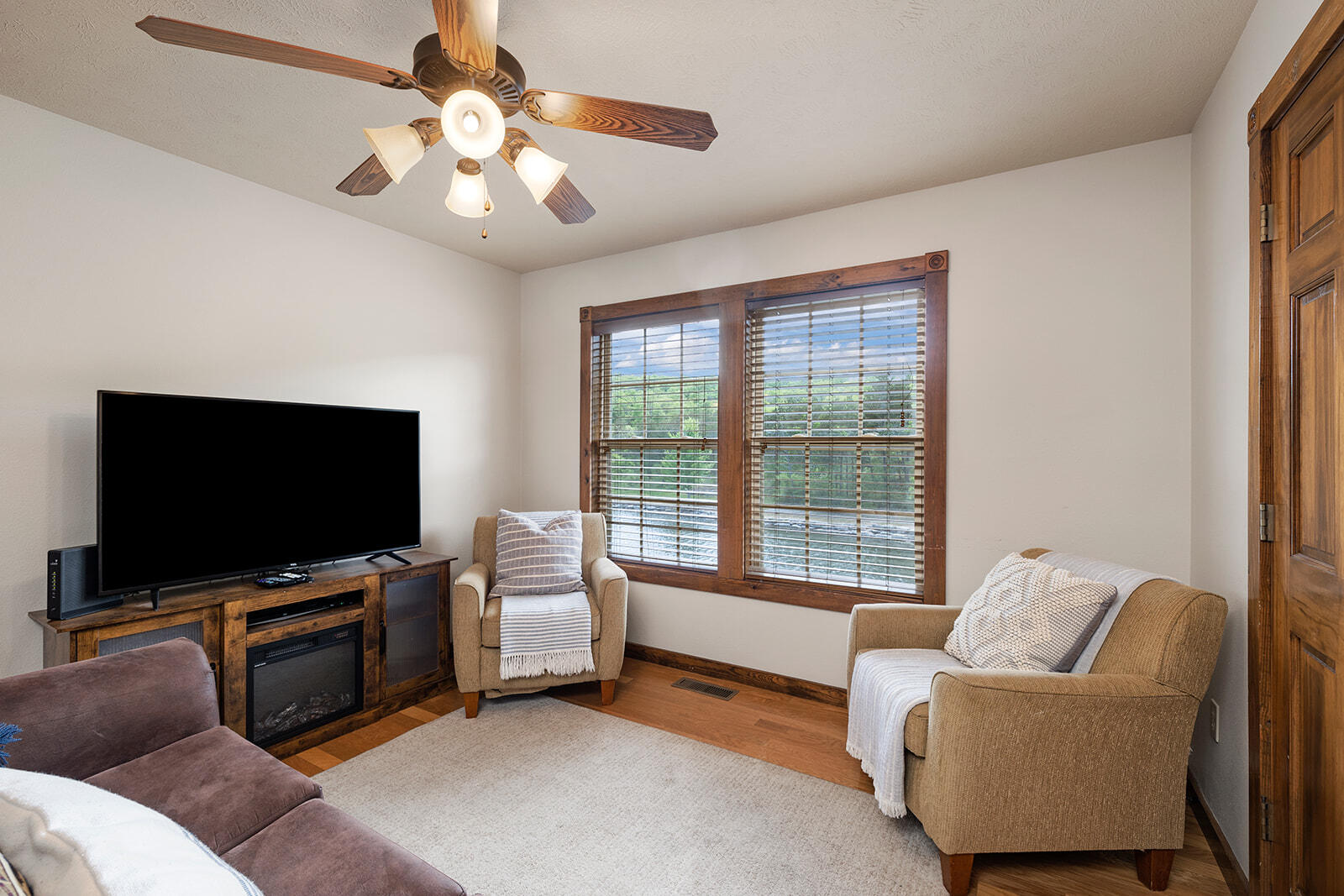 105 Poolside Way Property Photo 16