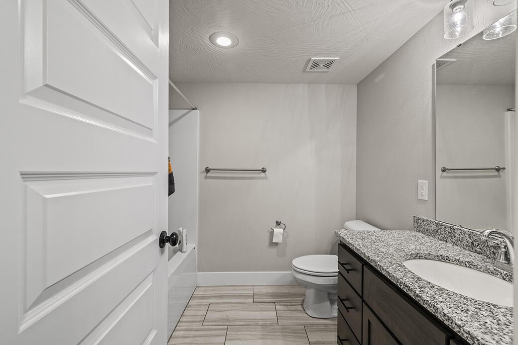 6092 South Iris Lane Property Photo 42