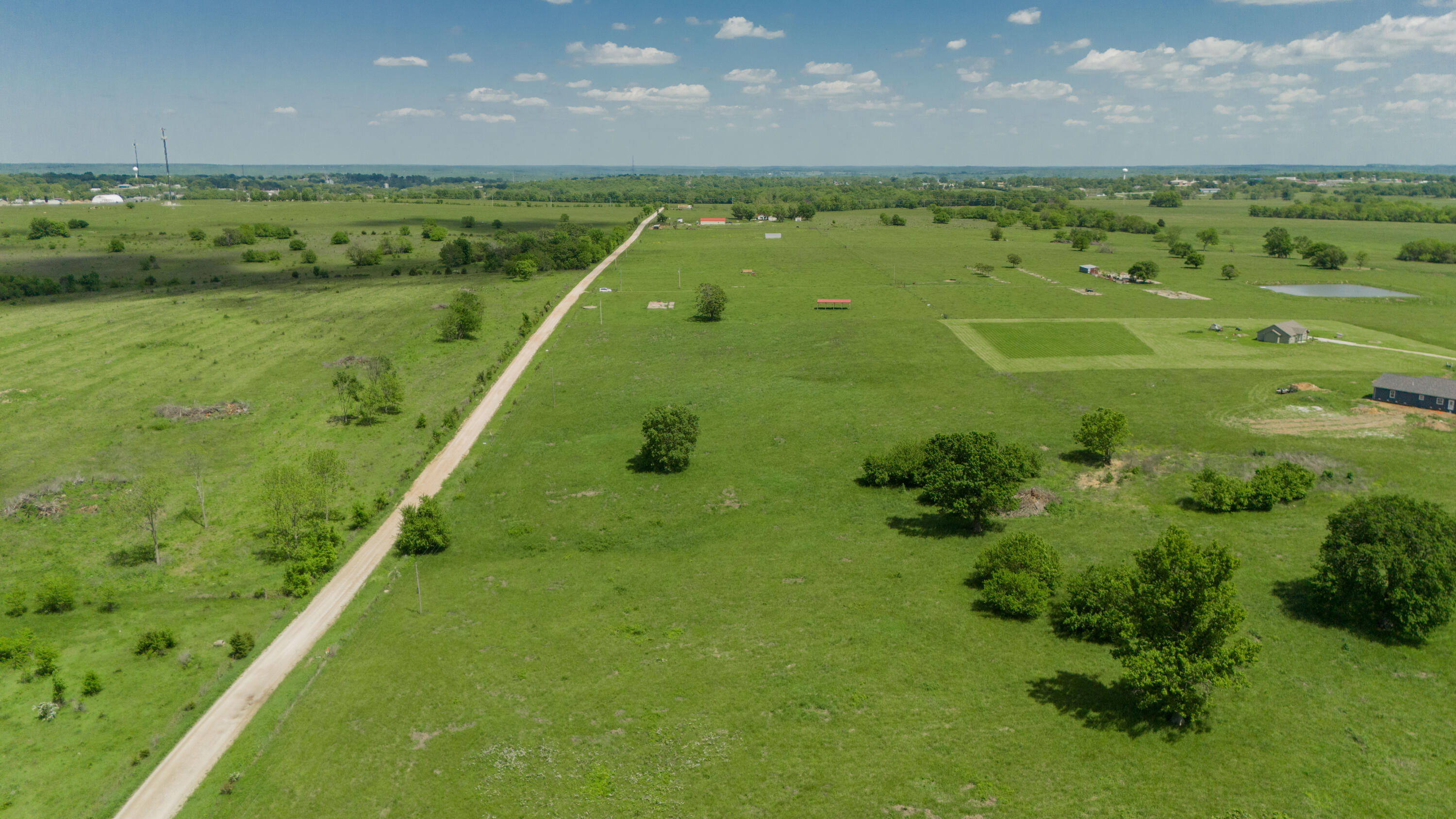 001 East 1400 Road Property Photo 4