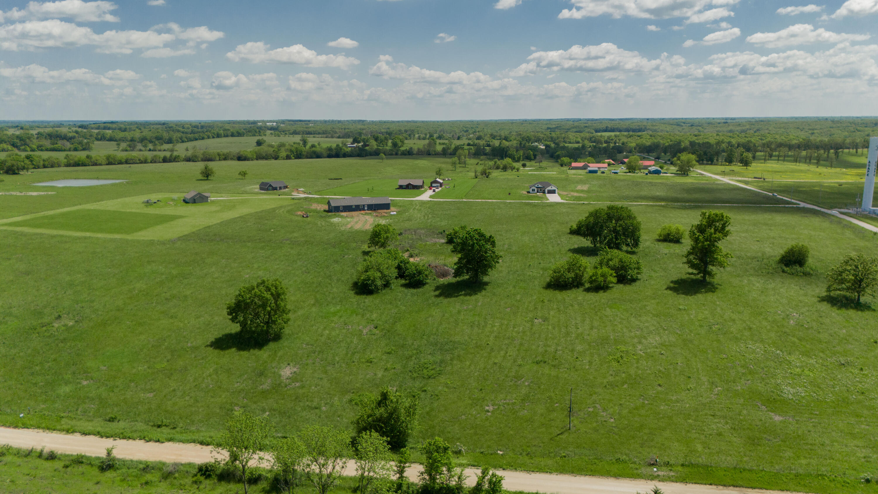 002 East 1400 Road Property Photo 4