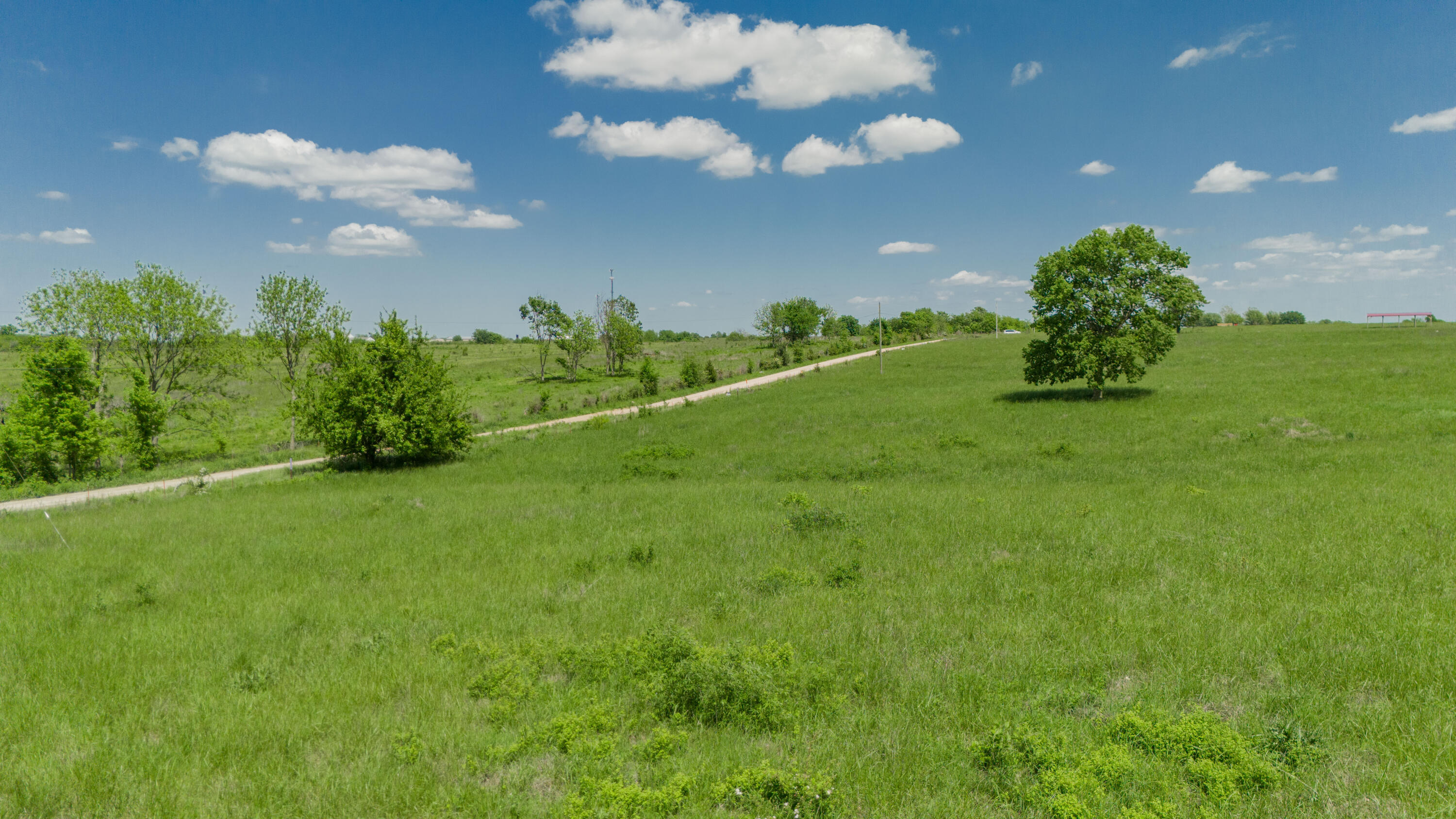 003 East 1400 Road Property Photo 4