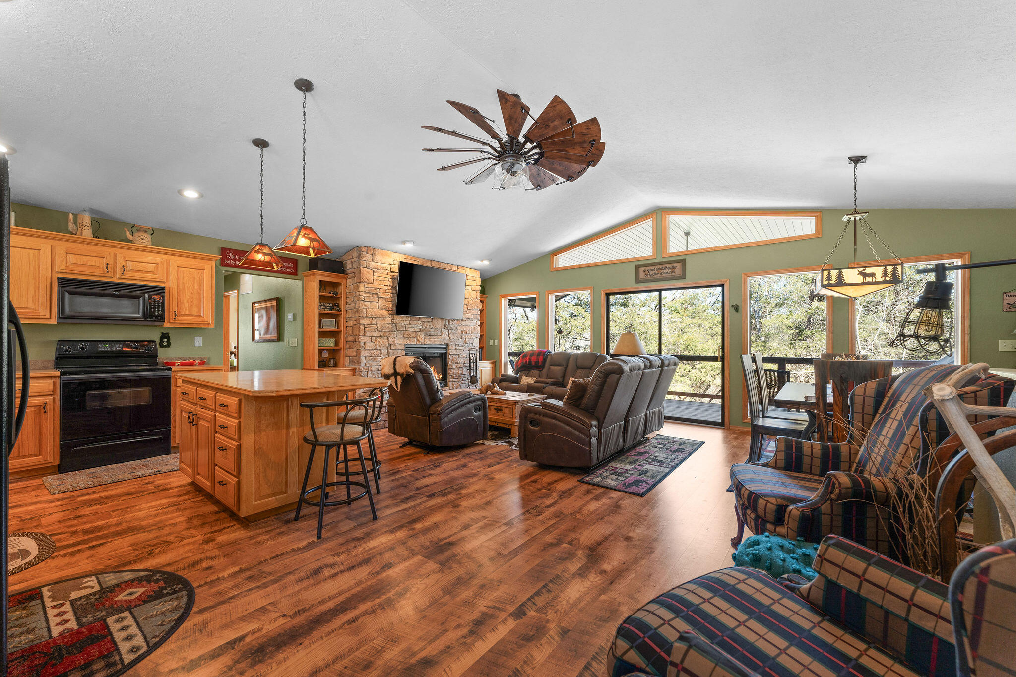 22584 Air Park Drive Property Photo 17