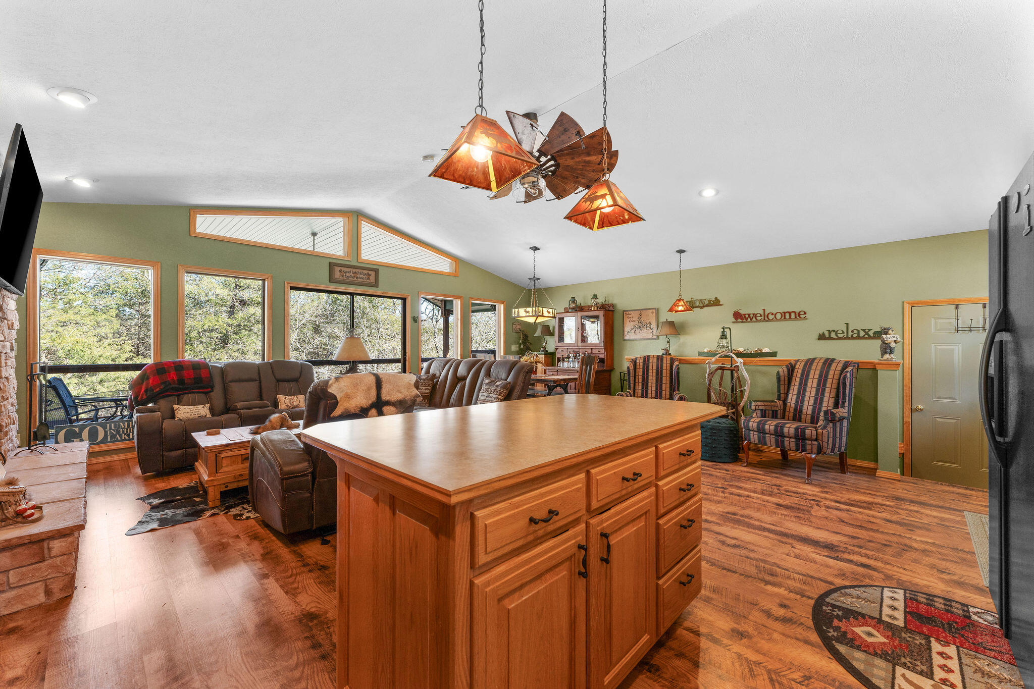 22584 Air Park Drive Property Photo 18