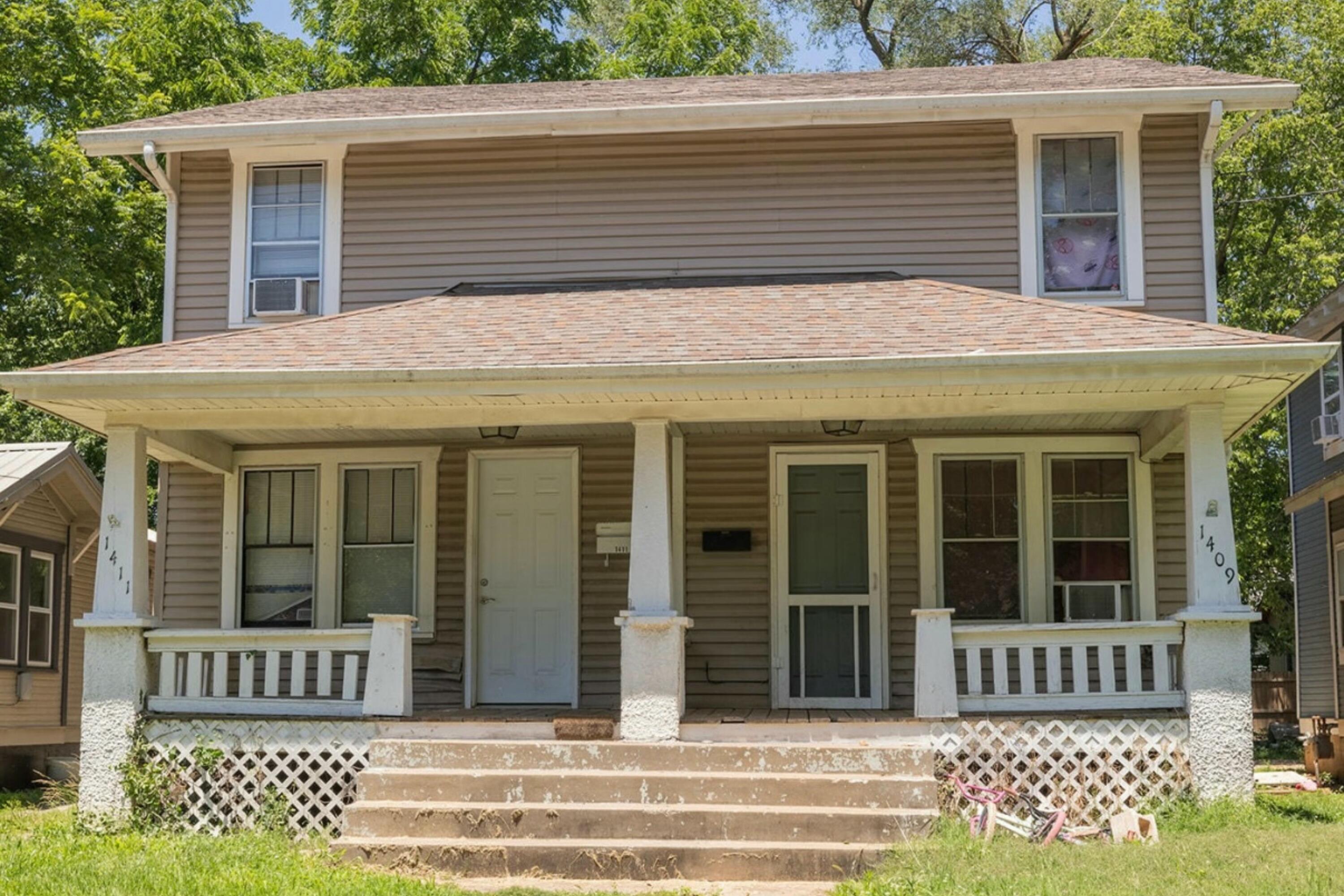 1218 North Rogers Avenue Property Photo 3