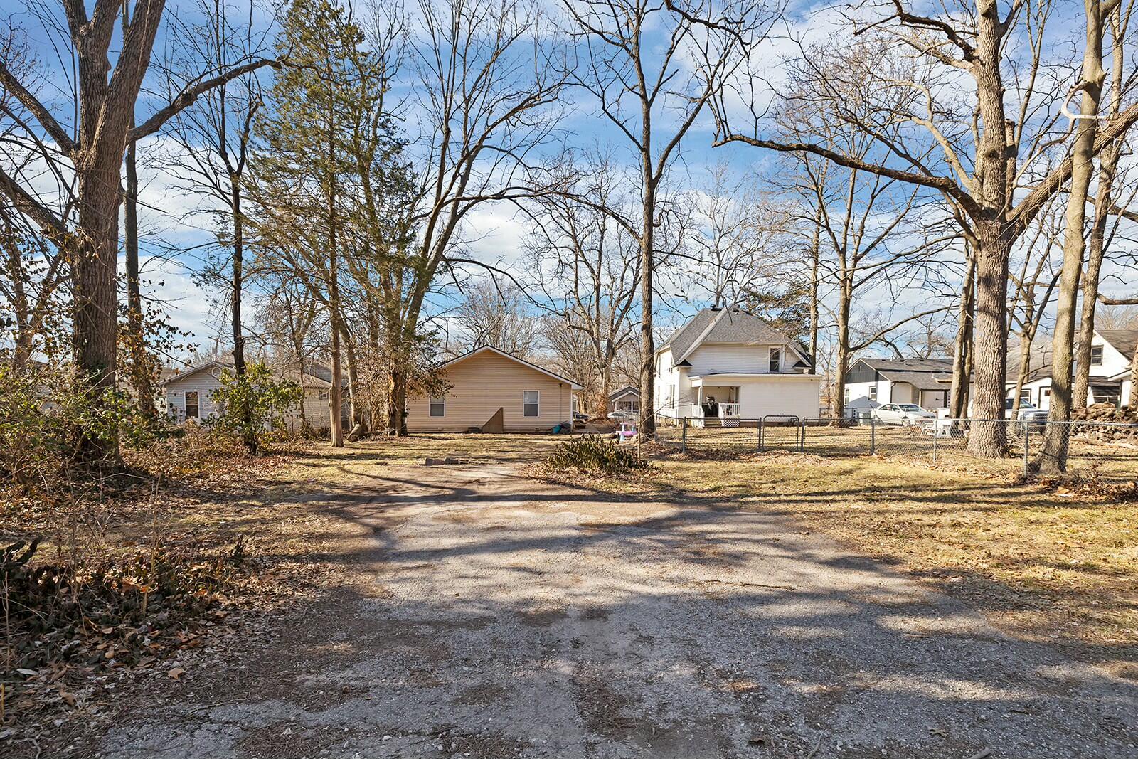 1218 North Rogers Avenue Property Photo 5