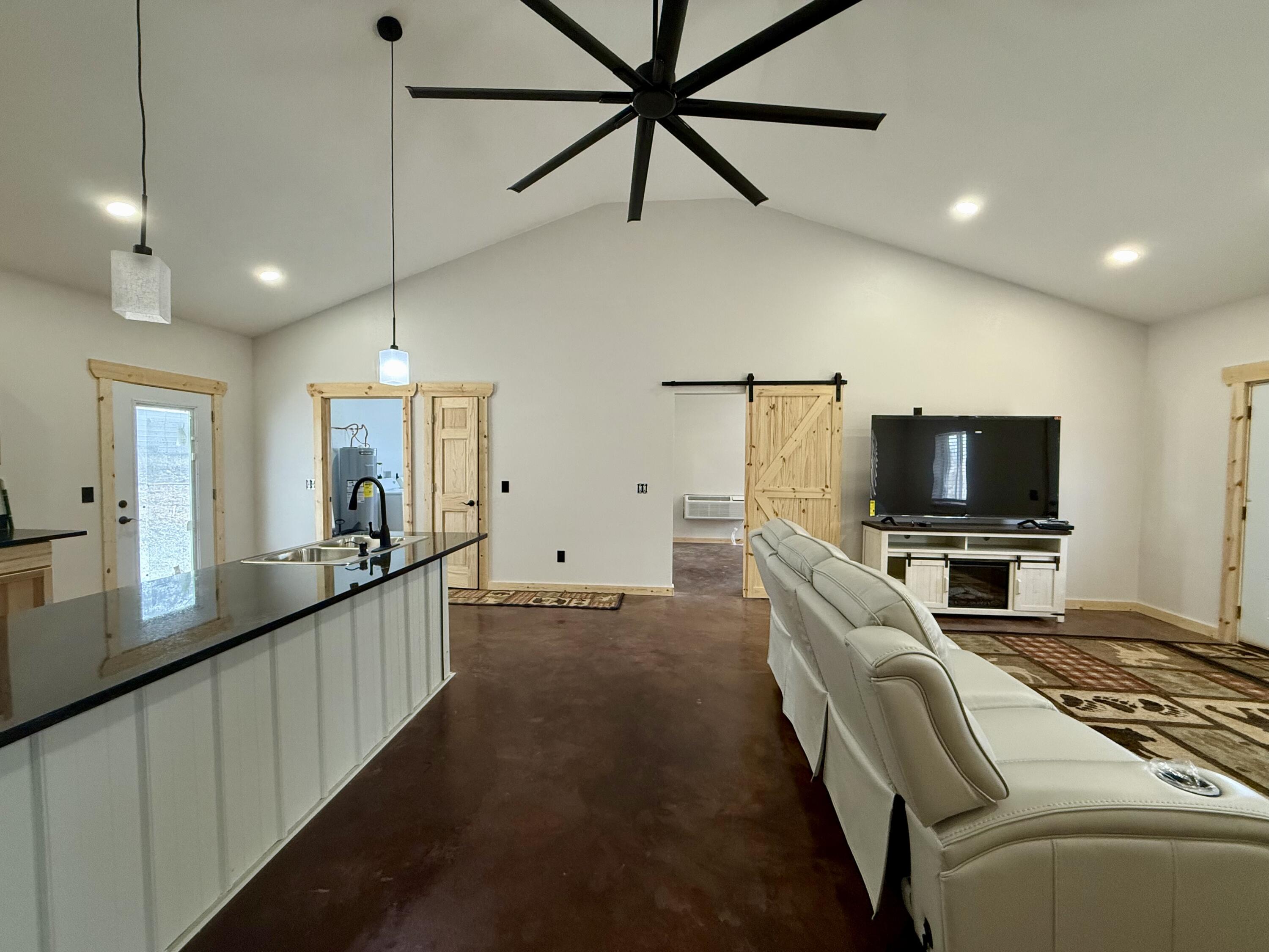 290 Mockingbird Lane Property Photo 11