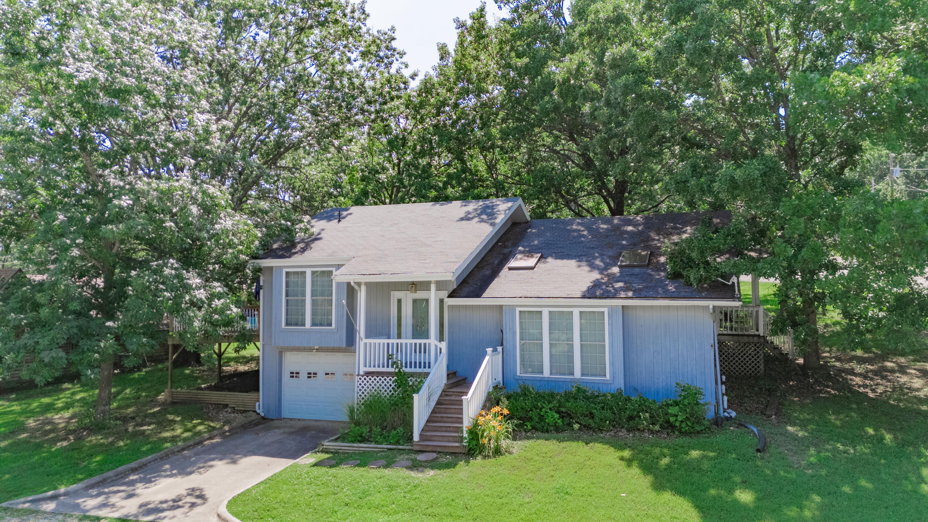 18220 South 1511 Road Property Photo 1