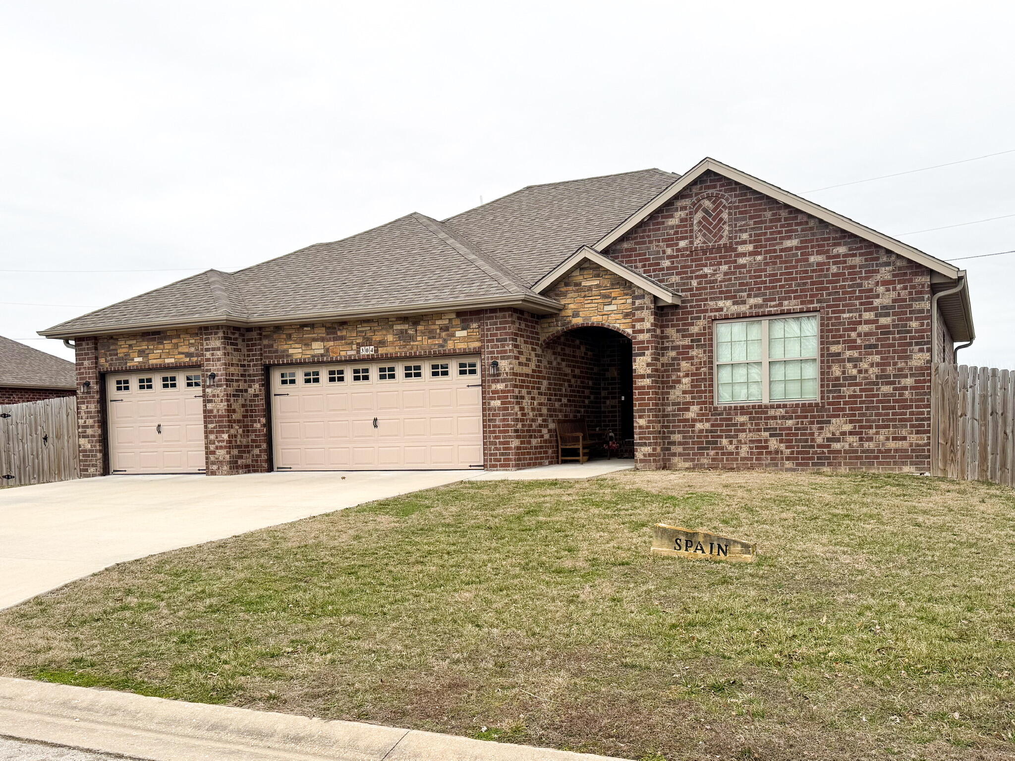 304 Regan Run Property Photo 3
