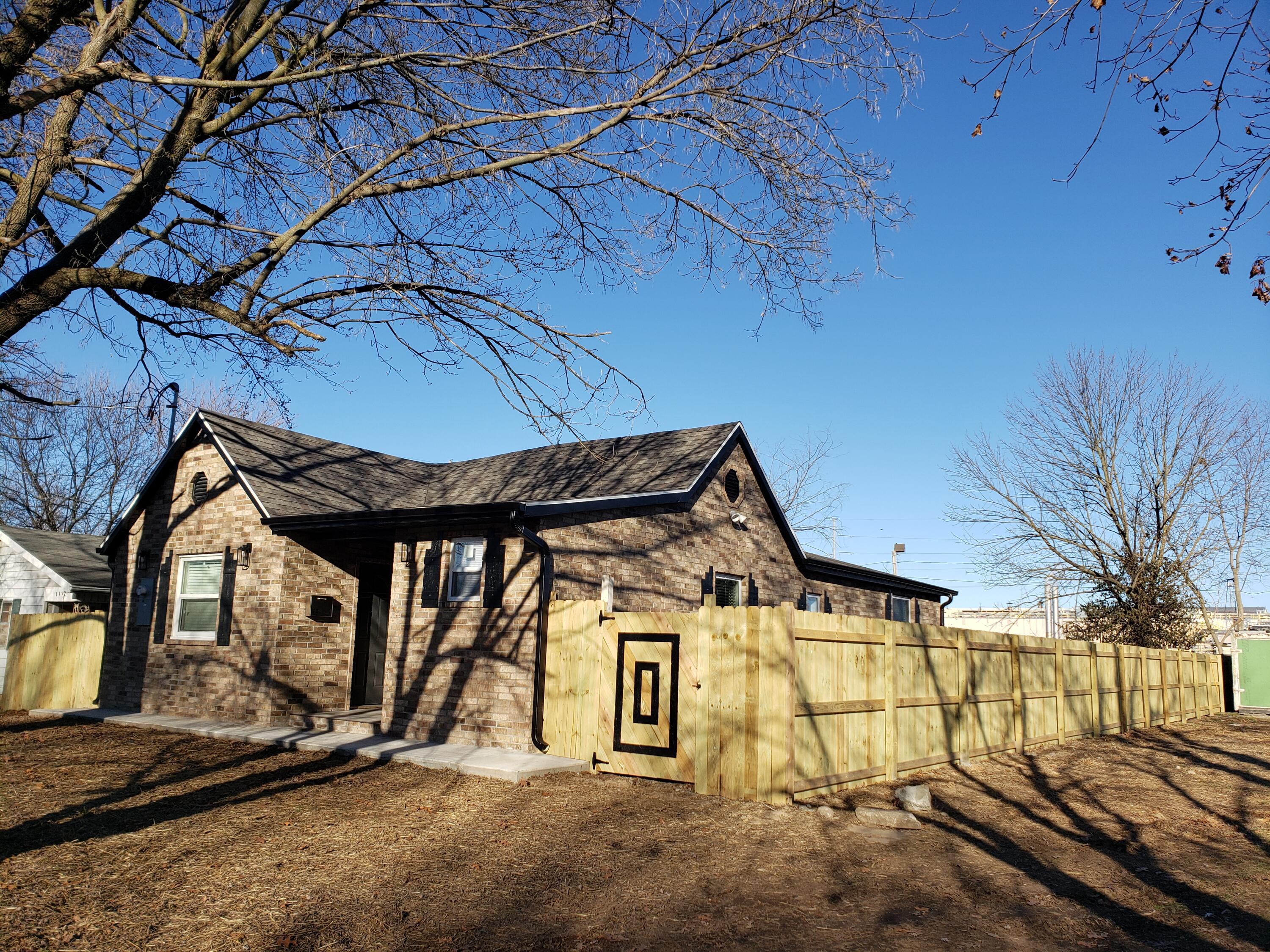 109 North Maple Street Property Photo 2