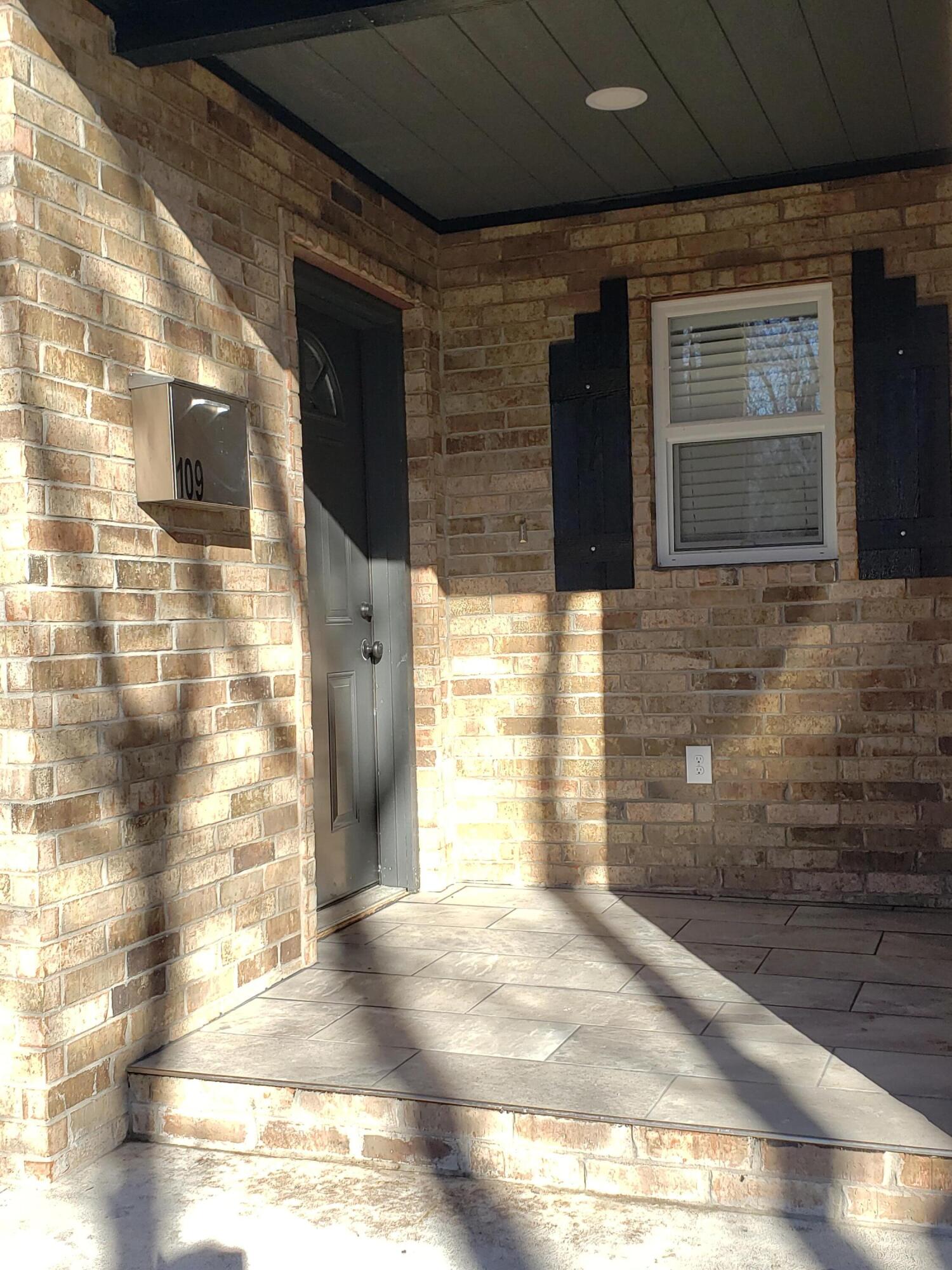 109 North Maple Street Property Photo 3