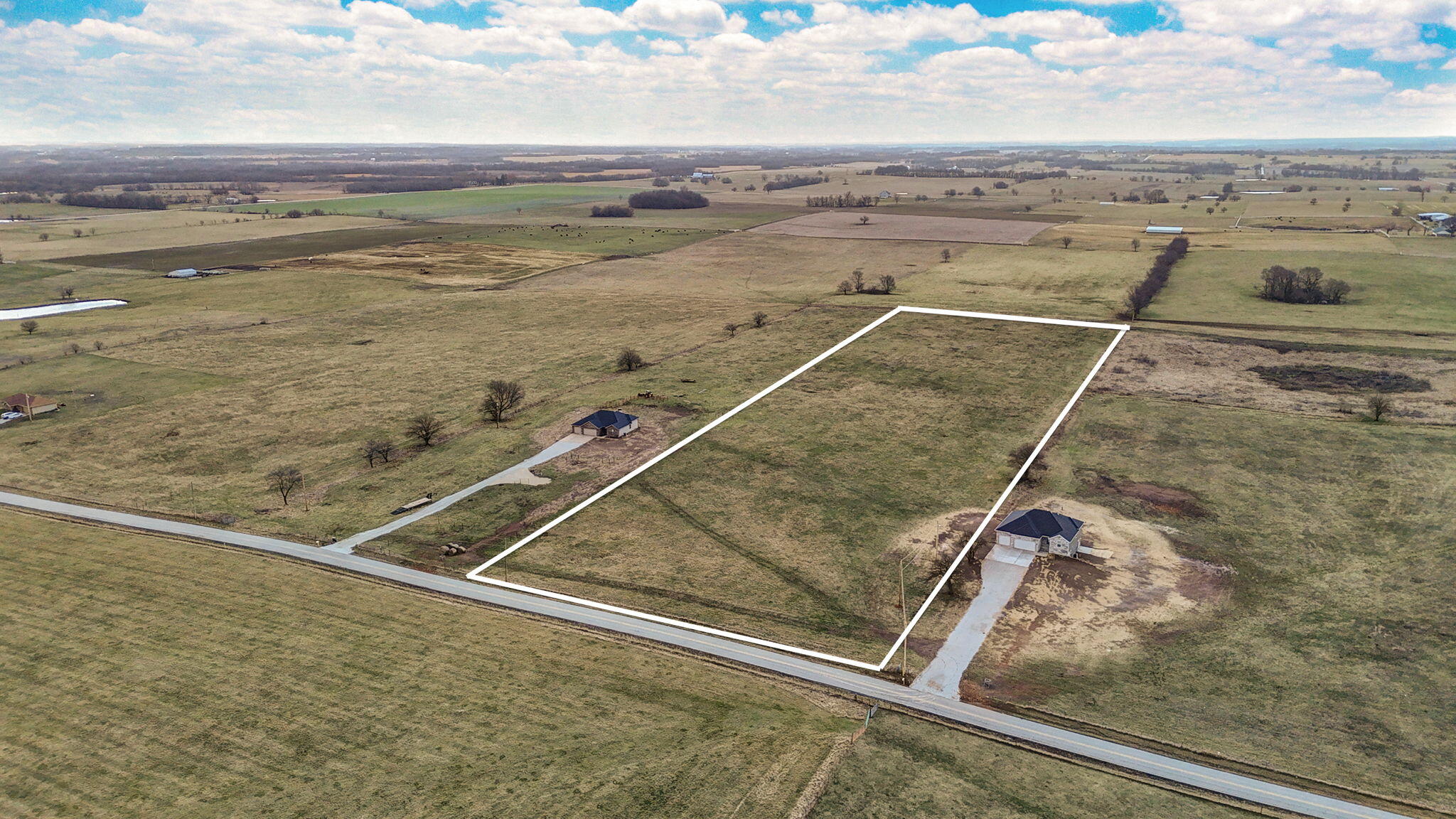 000 West Farm Road 76 Property Photo