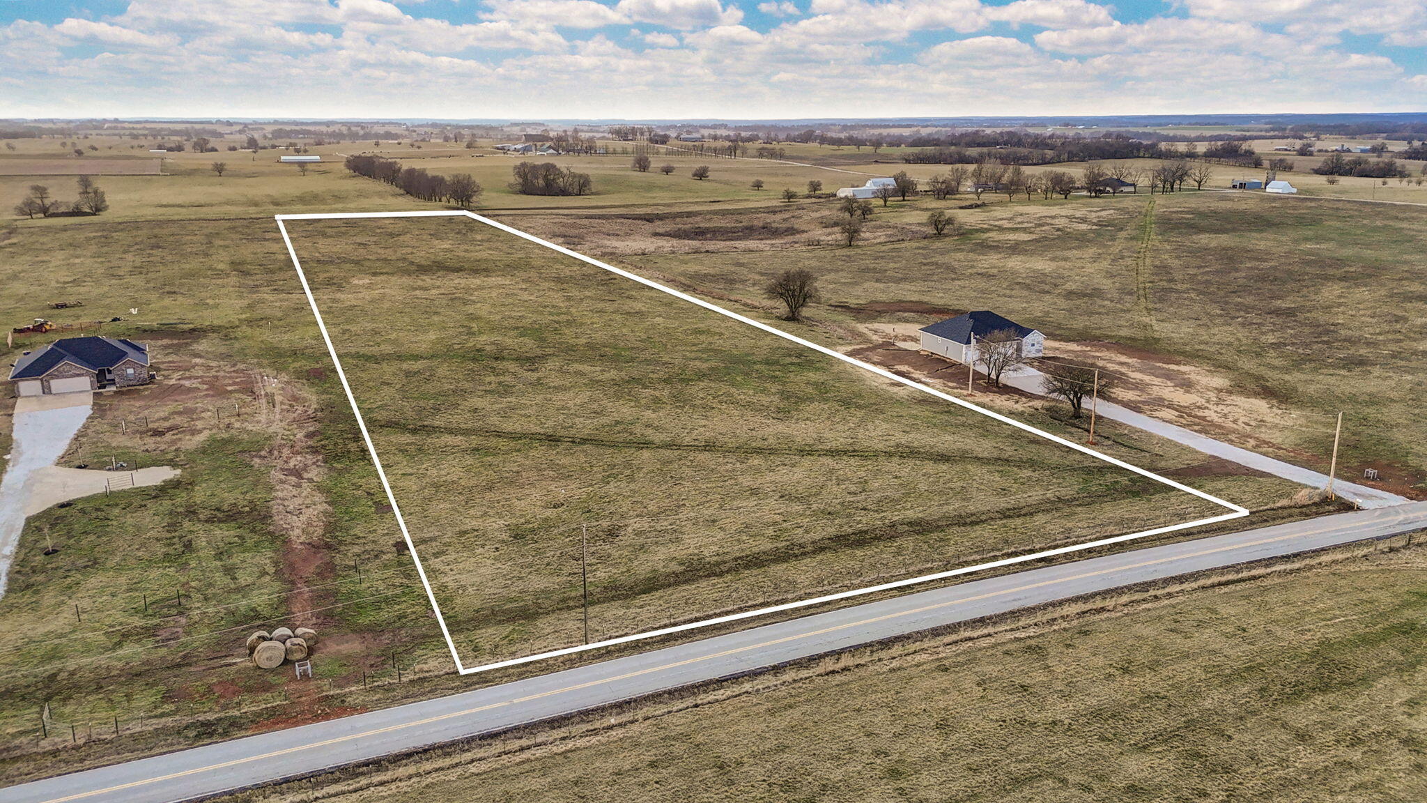 000 West Farm Road 76 Property Photo 5