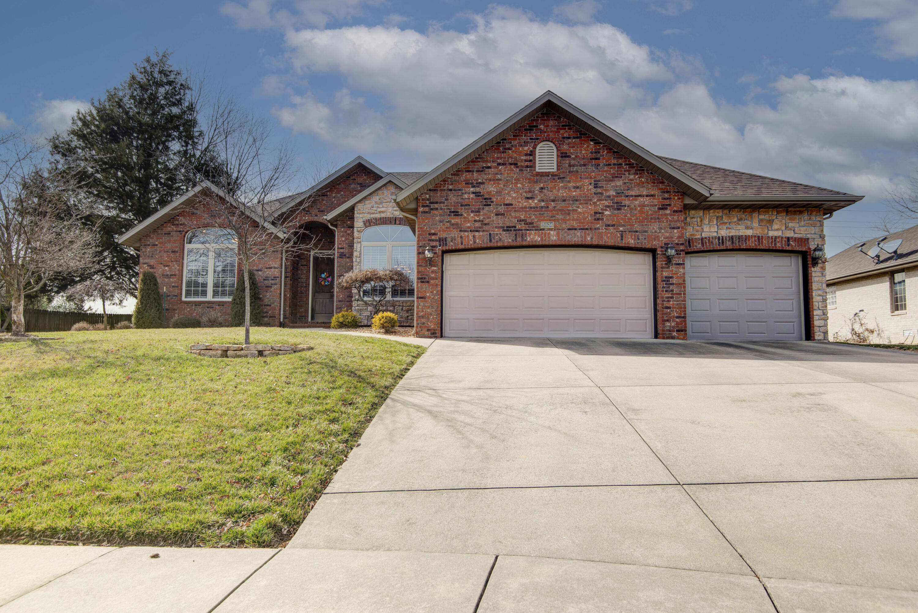 River Road Est Real Estate Listings Main Image