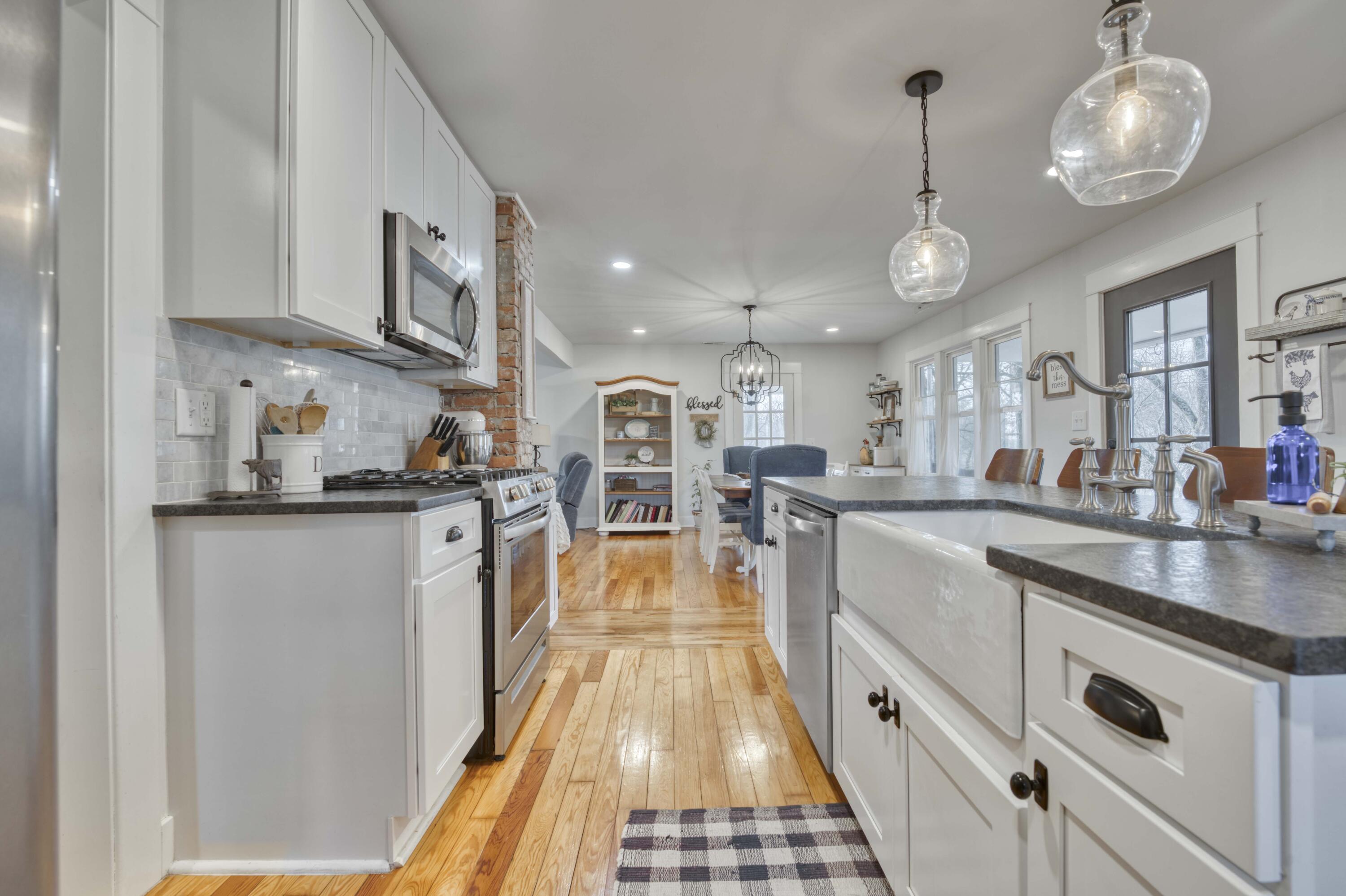 1082 North Farm Road 63 Property Photo 6