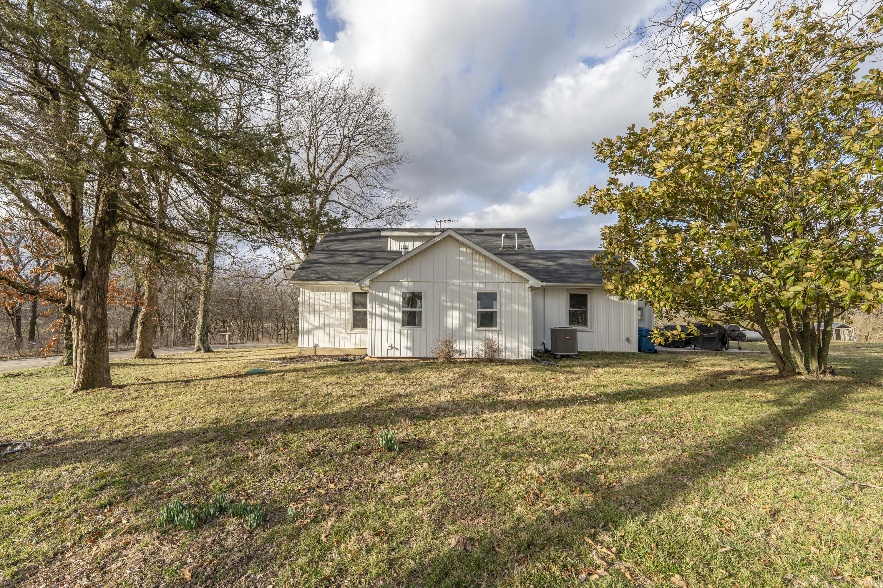 1082 North Farm Road 63 Property Photo 39