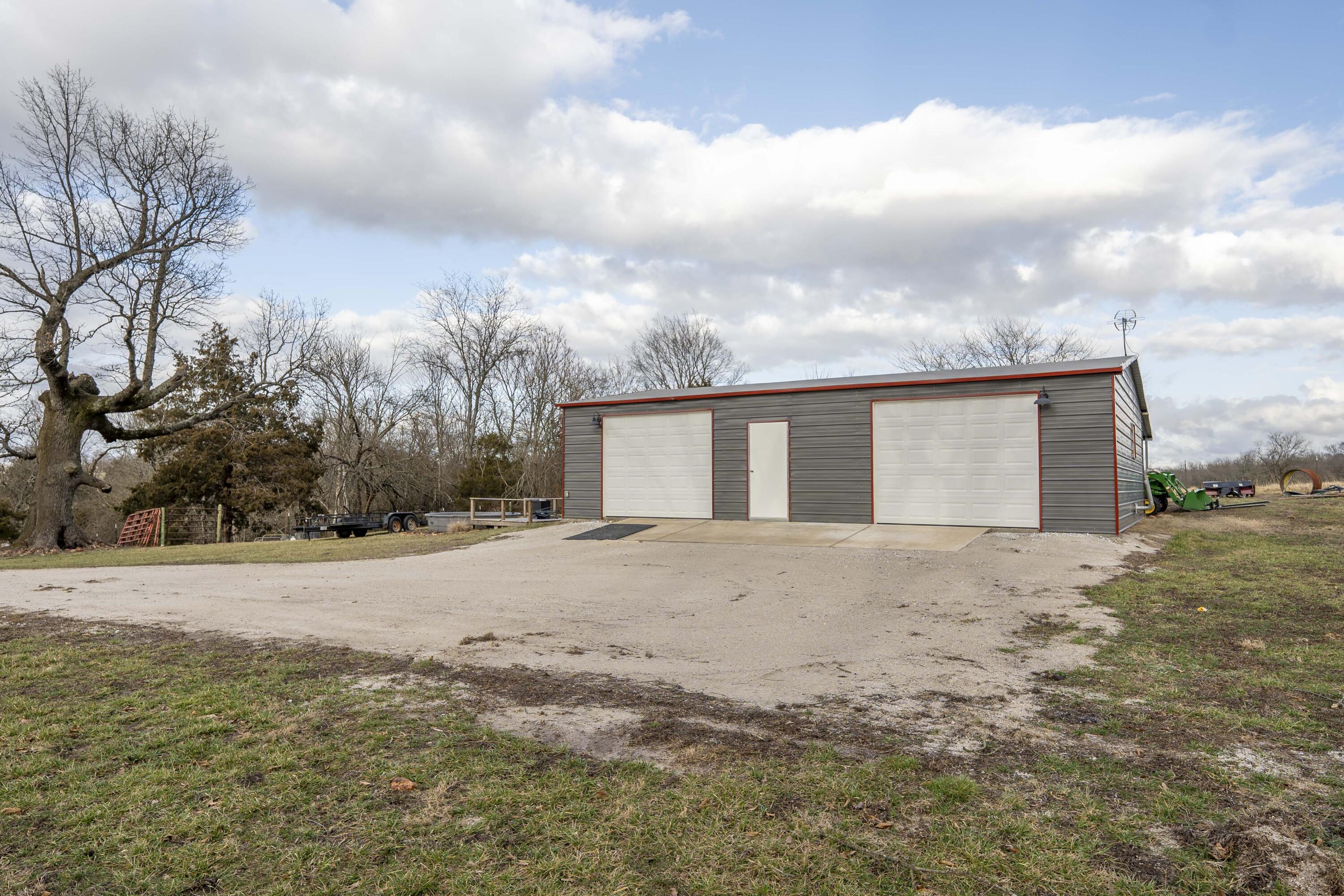 1082 North Farm Road 63 Property Photo 41