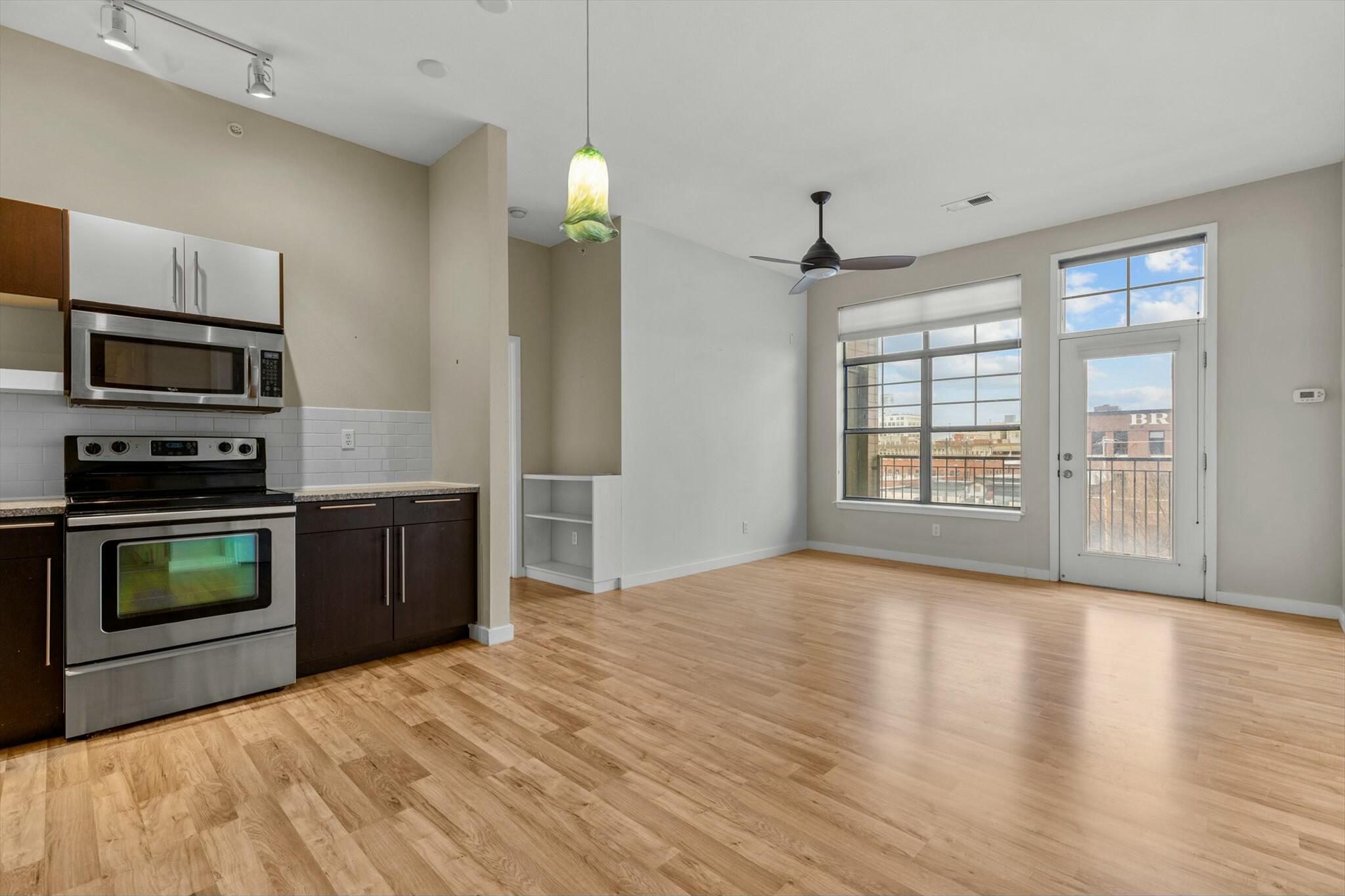 623 West Walnut Street Property Photo 2