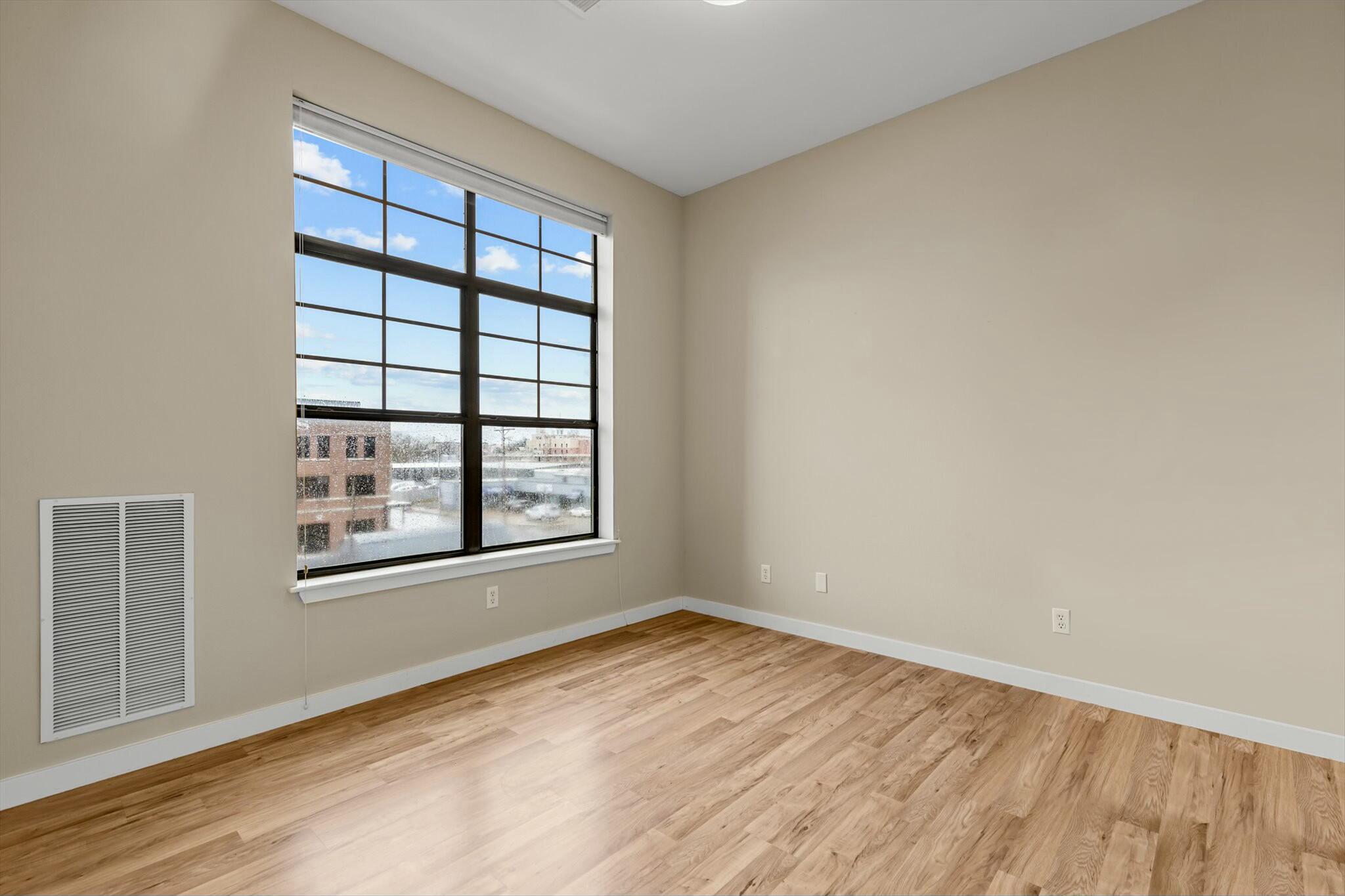623 West Walnut Street Property Photo 14