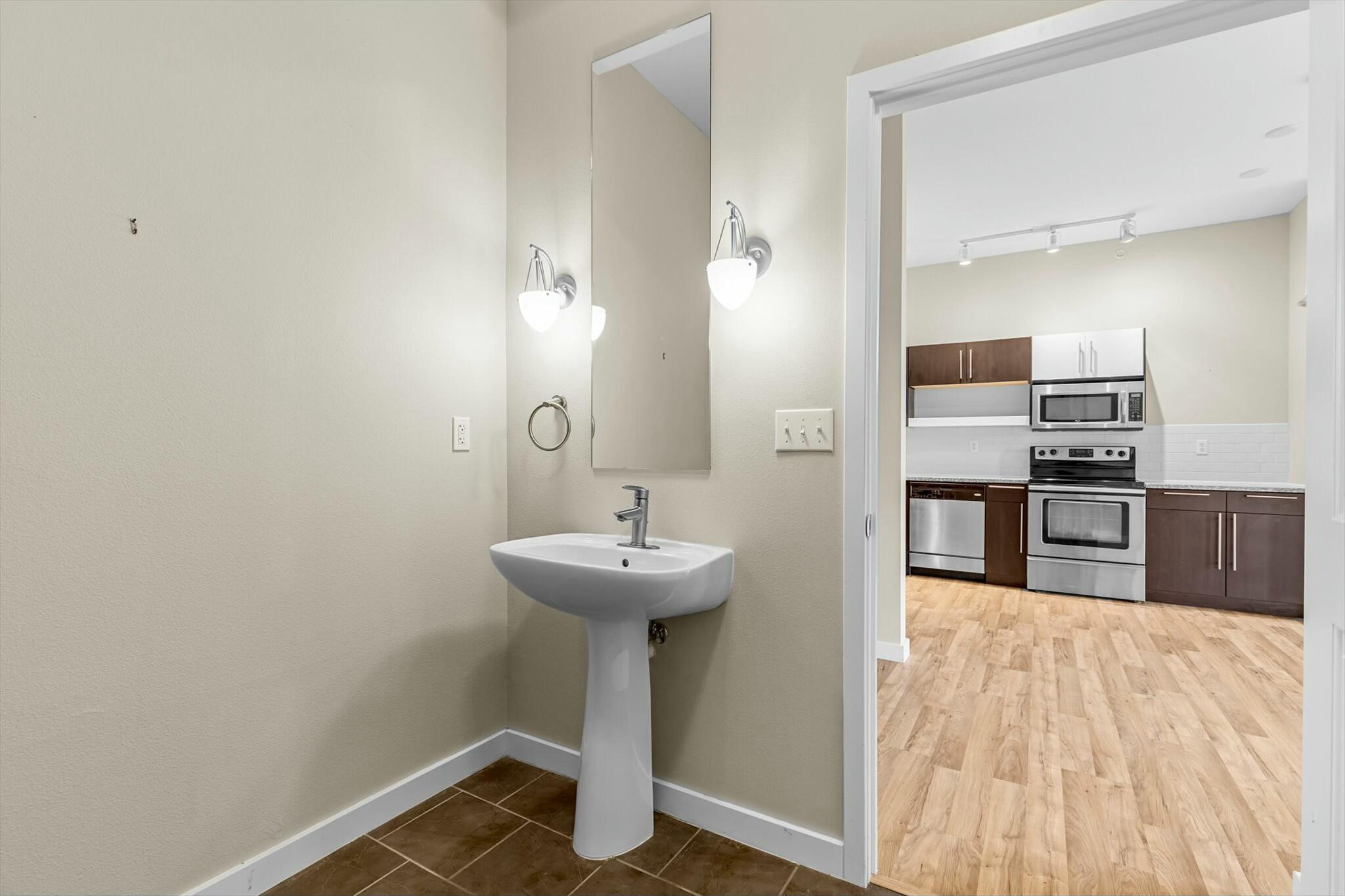 623 West Walnut Street Property Photo 17