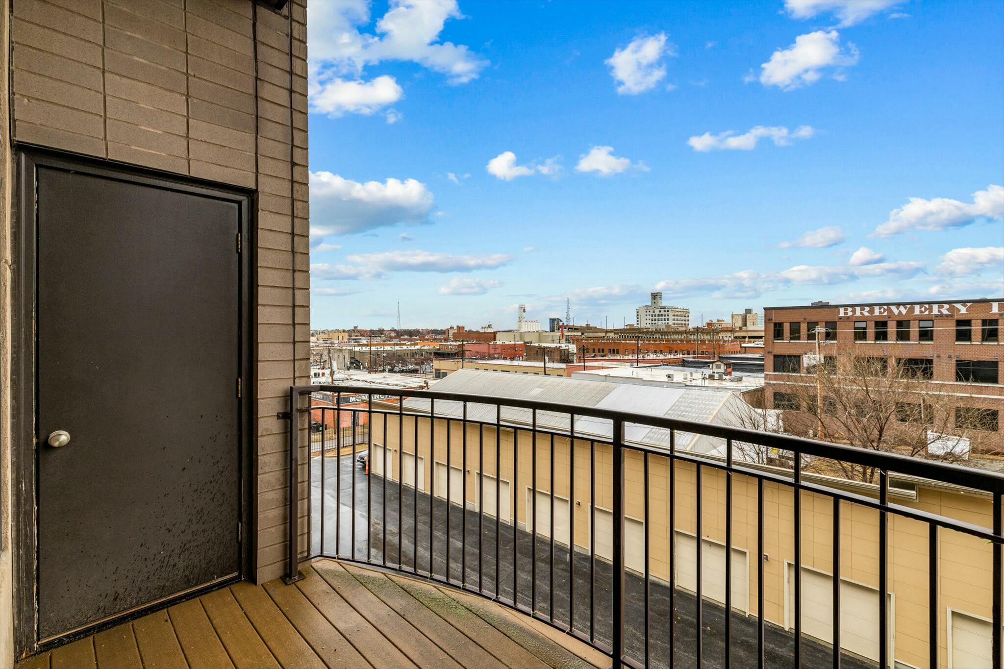 623 West Walnut Street Property Photo 19