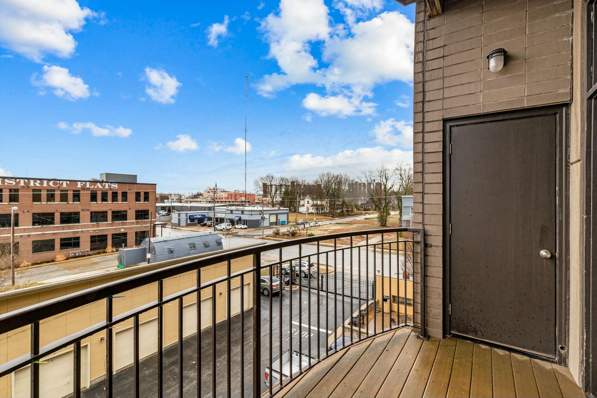 623 West Walnut Street Property Photo 20