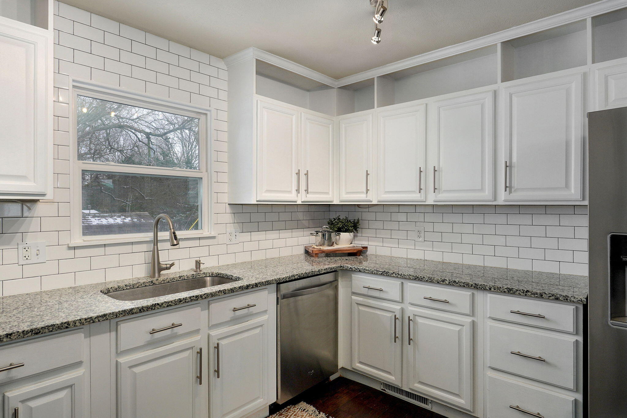 2320 East Raynell Street Property Photo 18