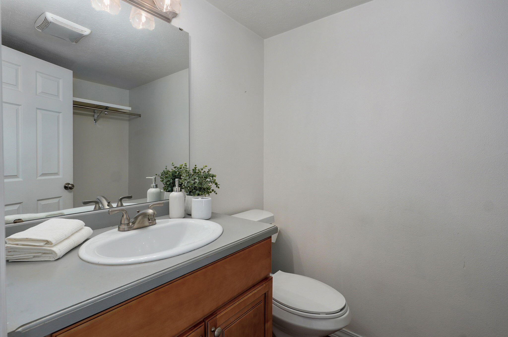 2320 East Raynell Street Property Photo 24