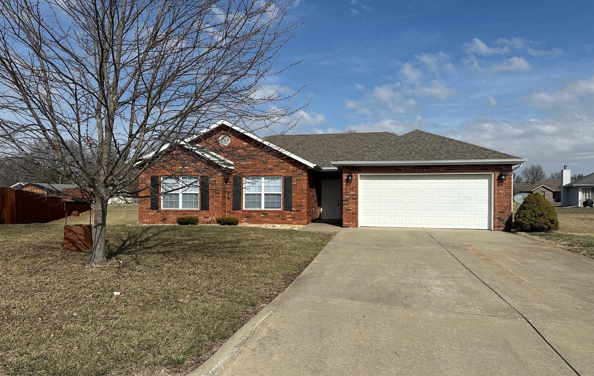 103 East Comanche Court Property Photo