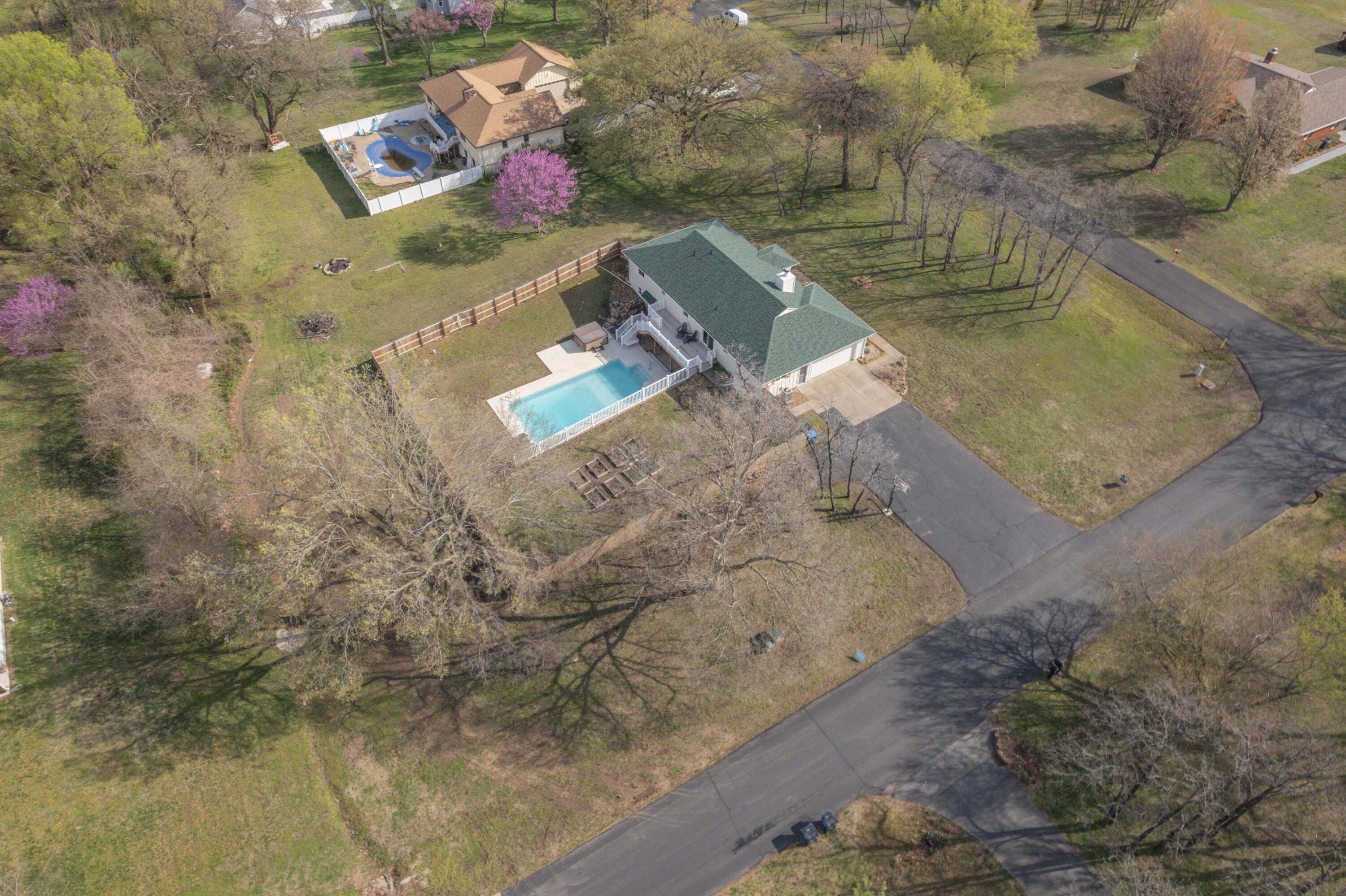 401 Silverwood Lane Property Photo 3