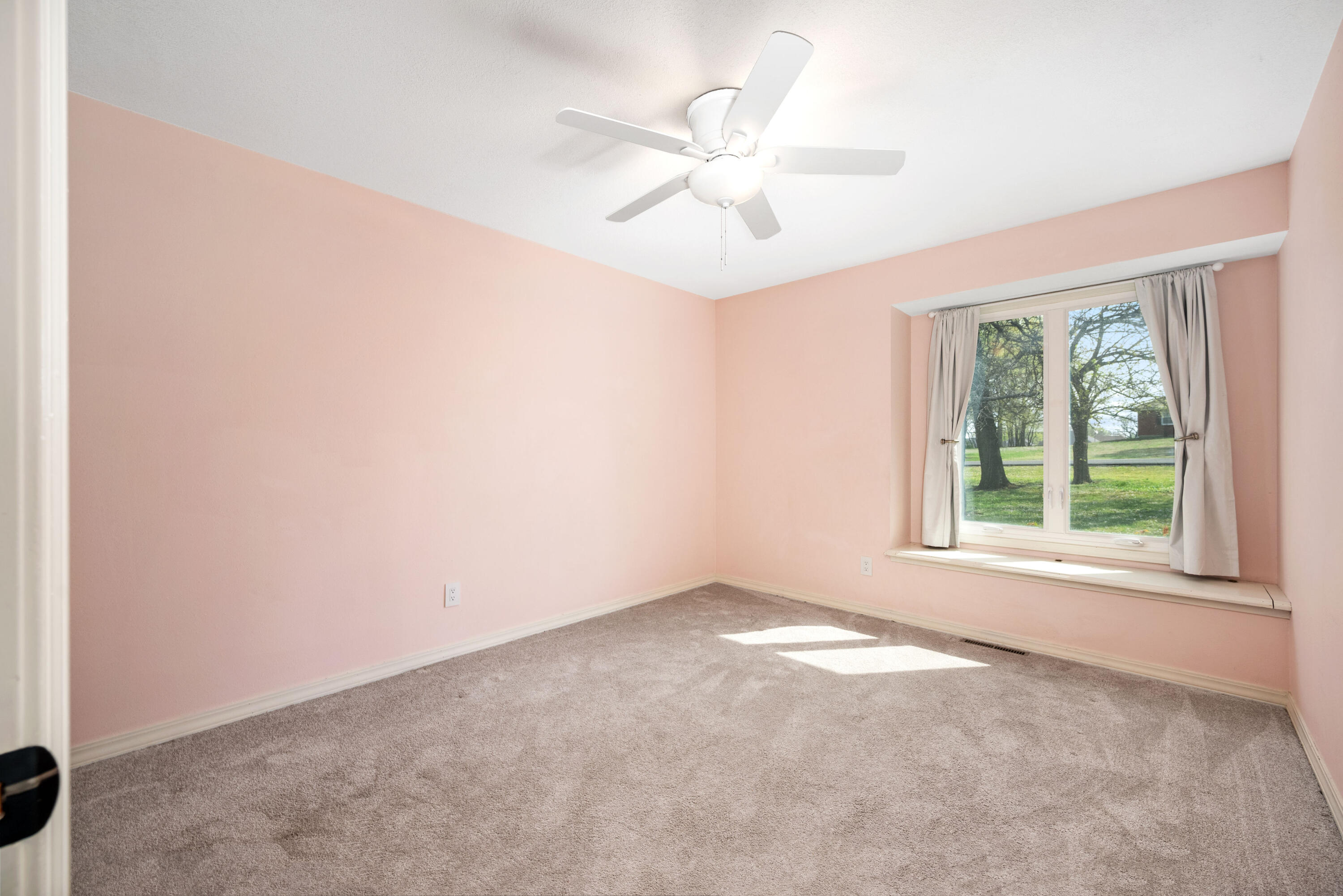 401 Silverwood Lane Property Photo 15