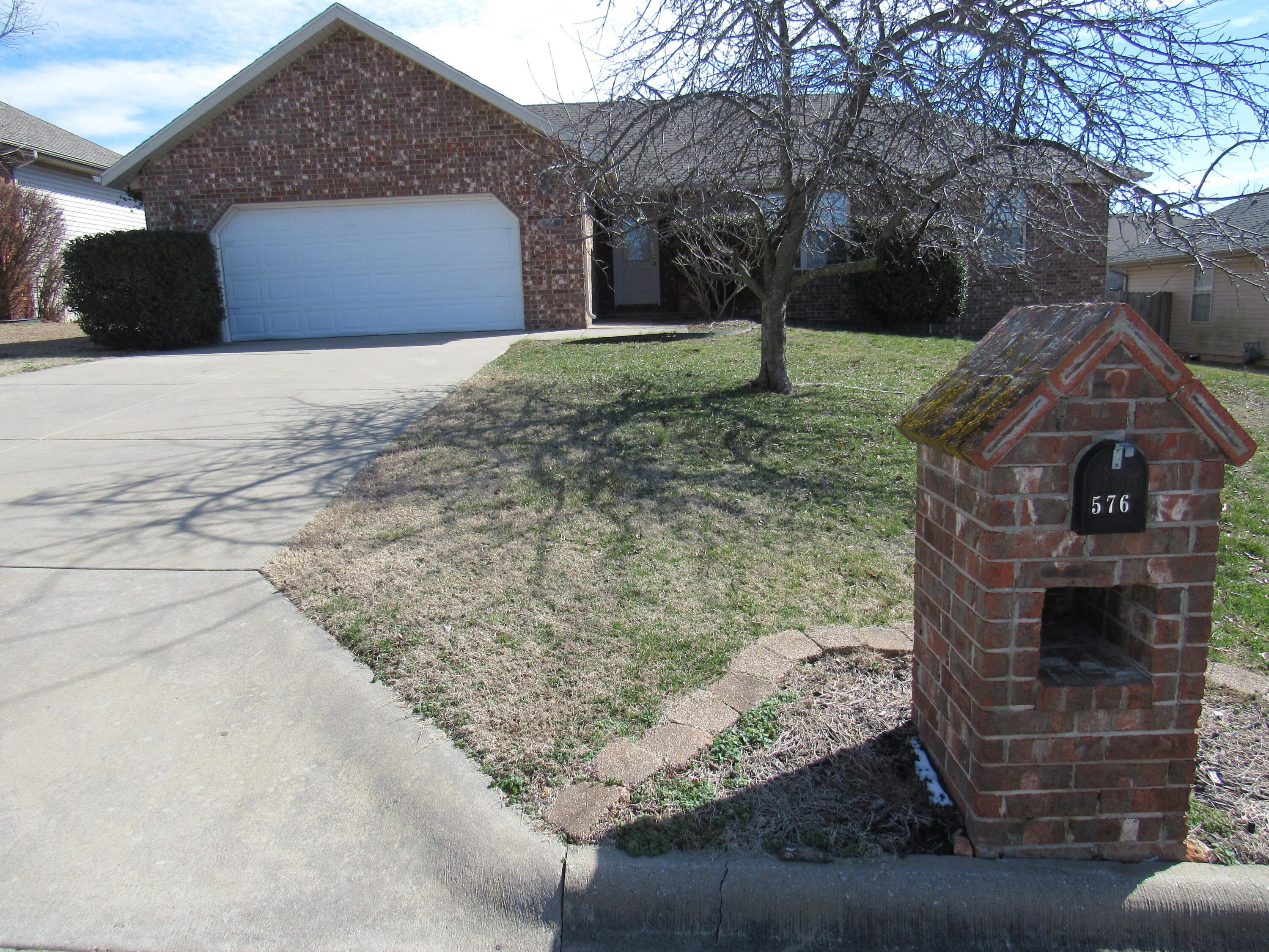 576 Carriage Crossing Property Photo