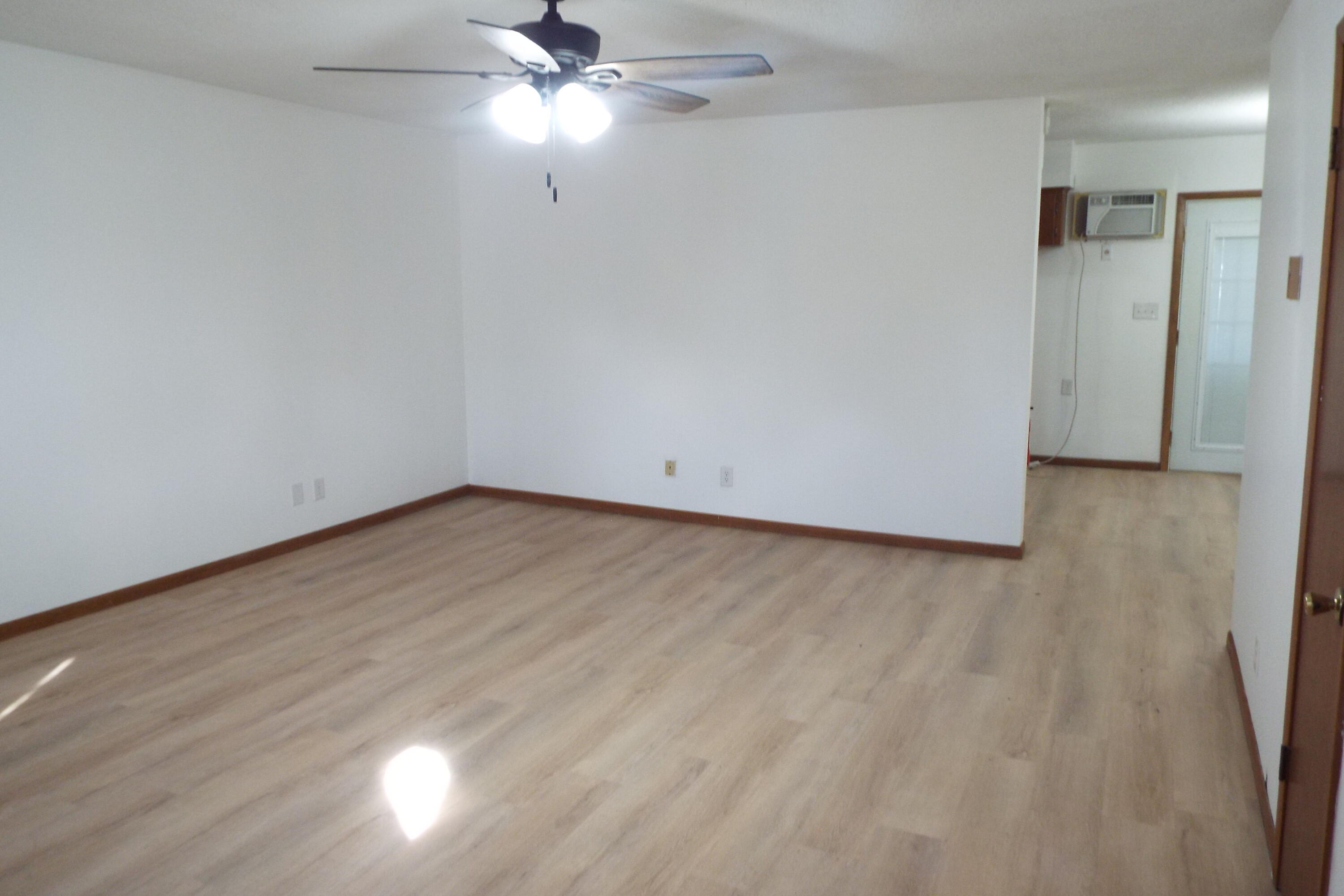 308 North Sunshine Street Property Photo 5