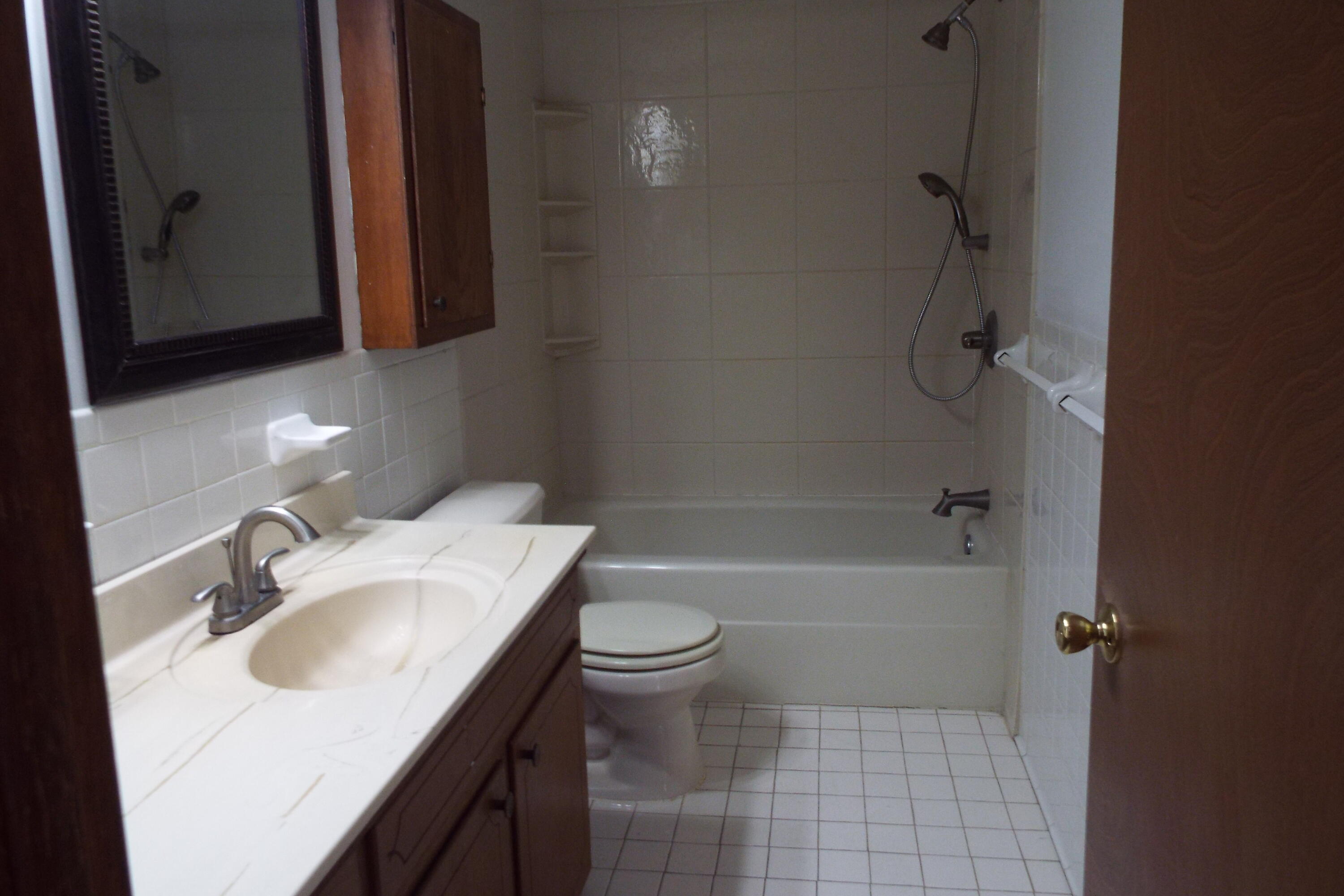 308 North Sunshine Street Property Photo 6