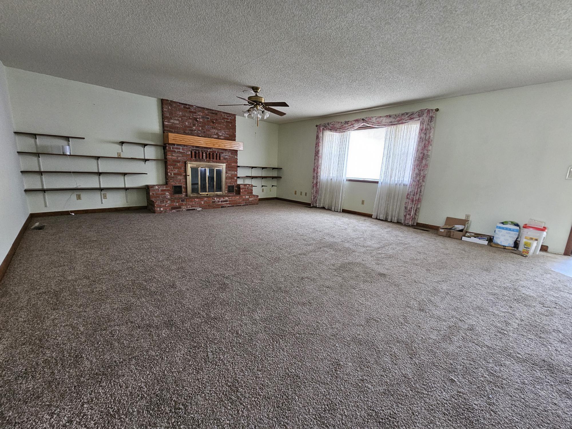 634 Manning Drive Property Photo 2