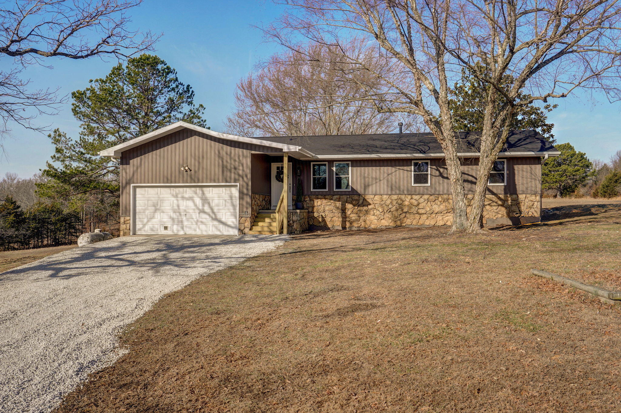 11727 North Farm Road 241 Property Photo