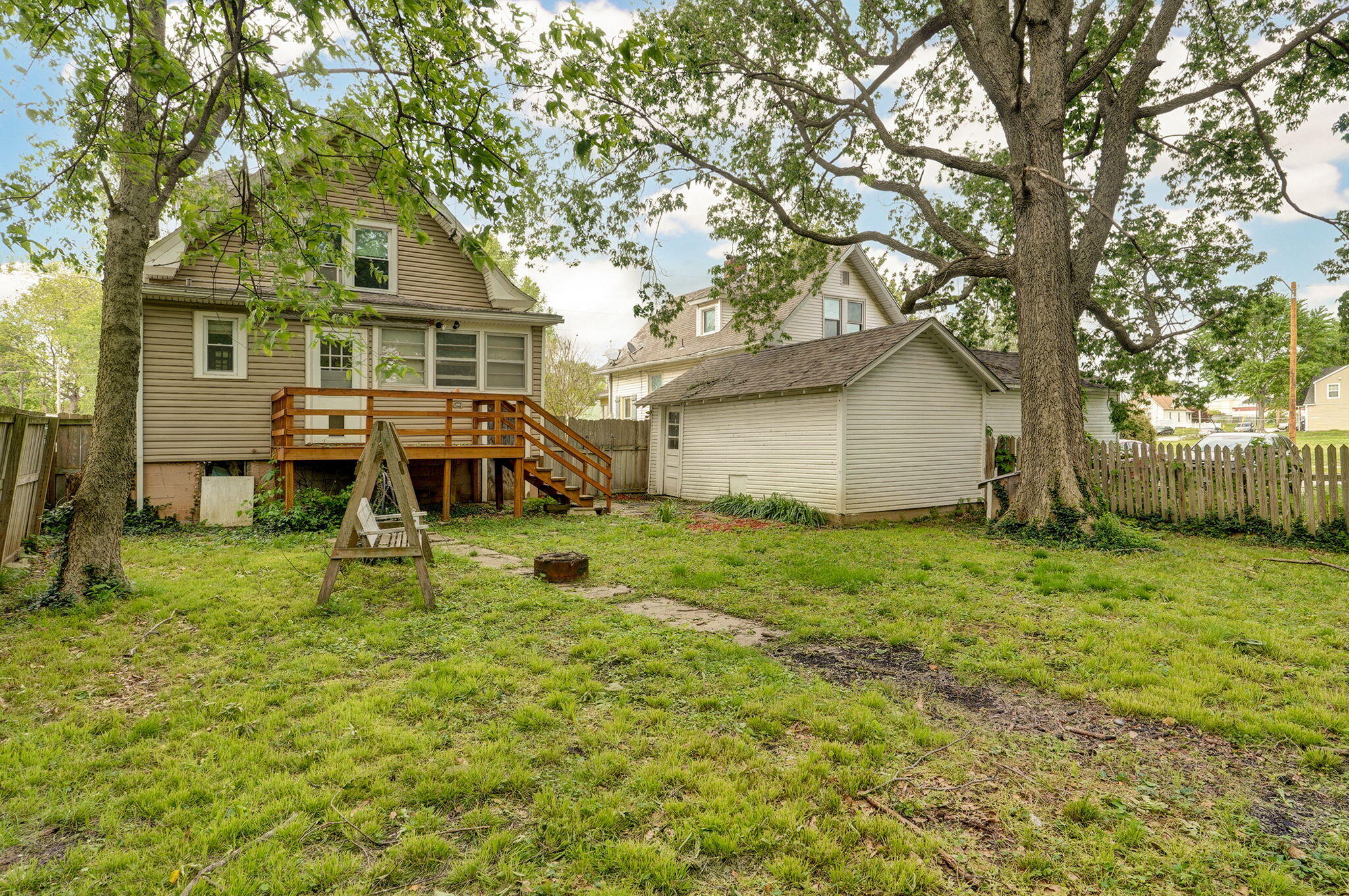 606 West Locust Street Property Photo 5