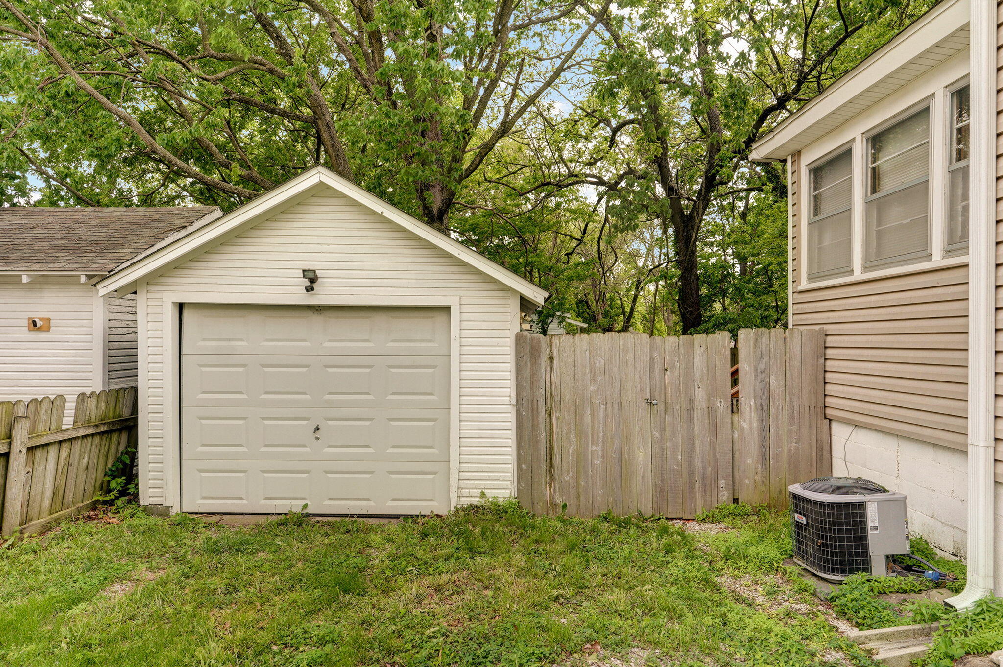 606 West Locust Street Property Photo 7