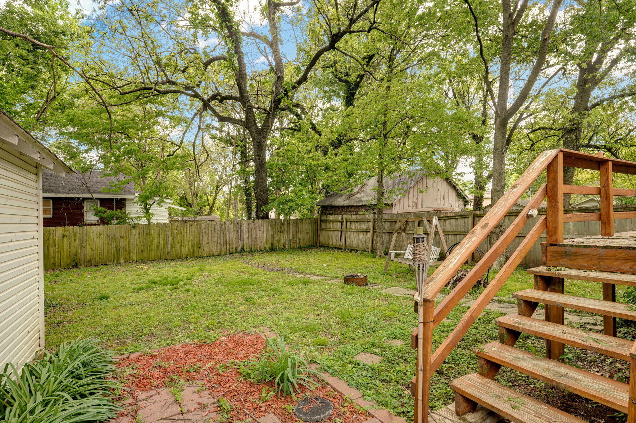 606 West Locust Street Property Photo 9