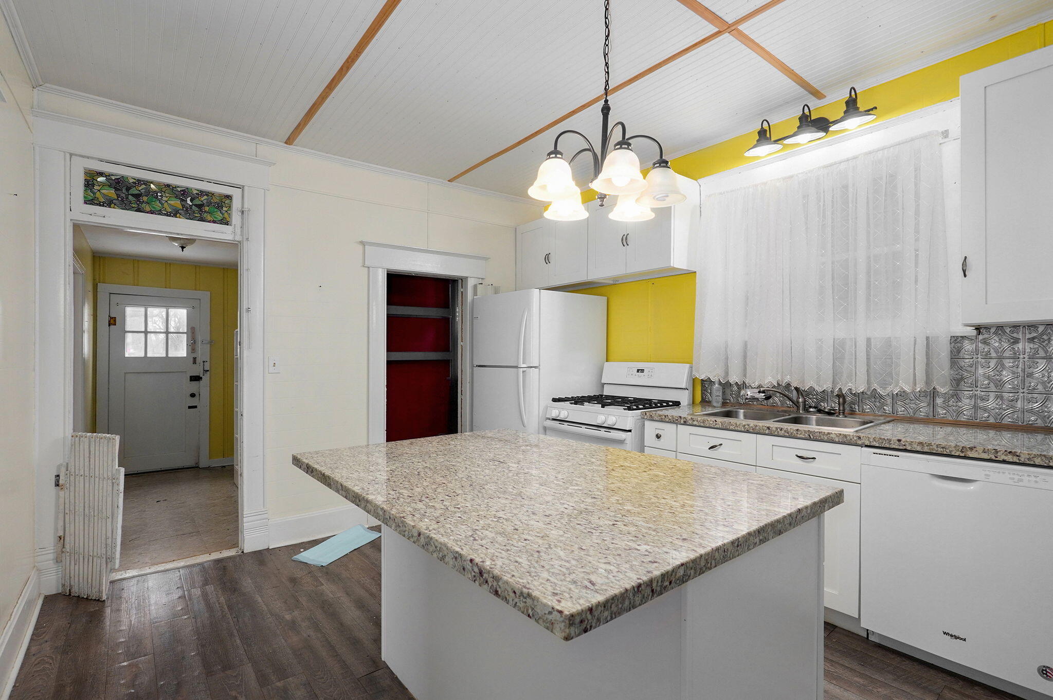 606 West Locust Street Property Photo 17