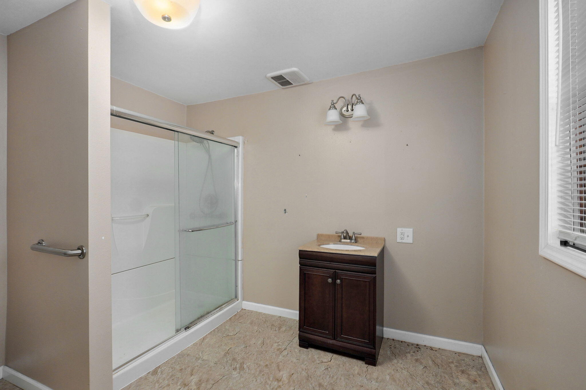 606 West Locust Street Property Photo 20