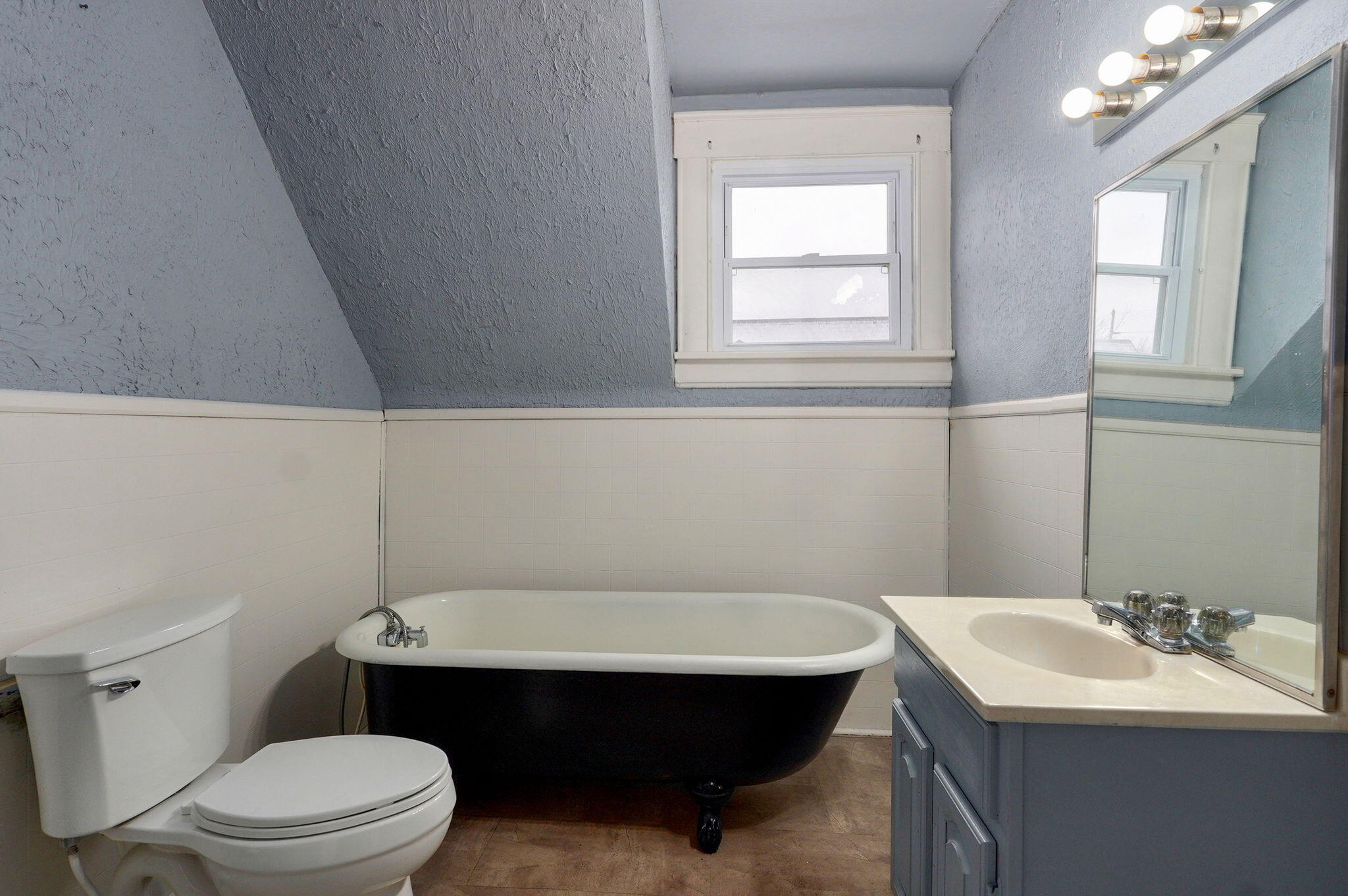 606 West Locust Street Property Photo 24