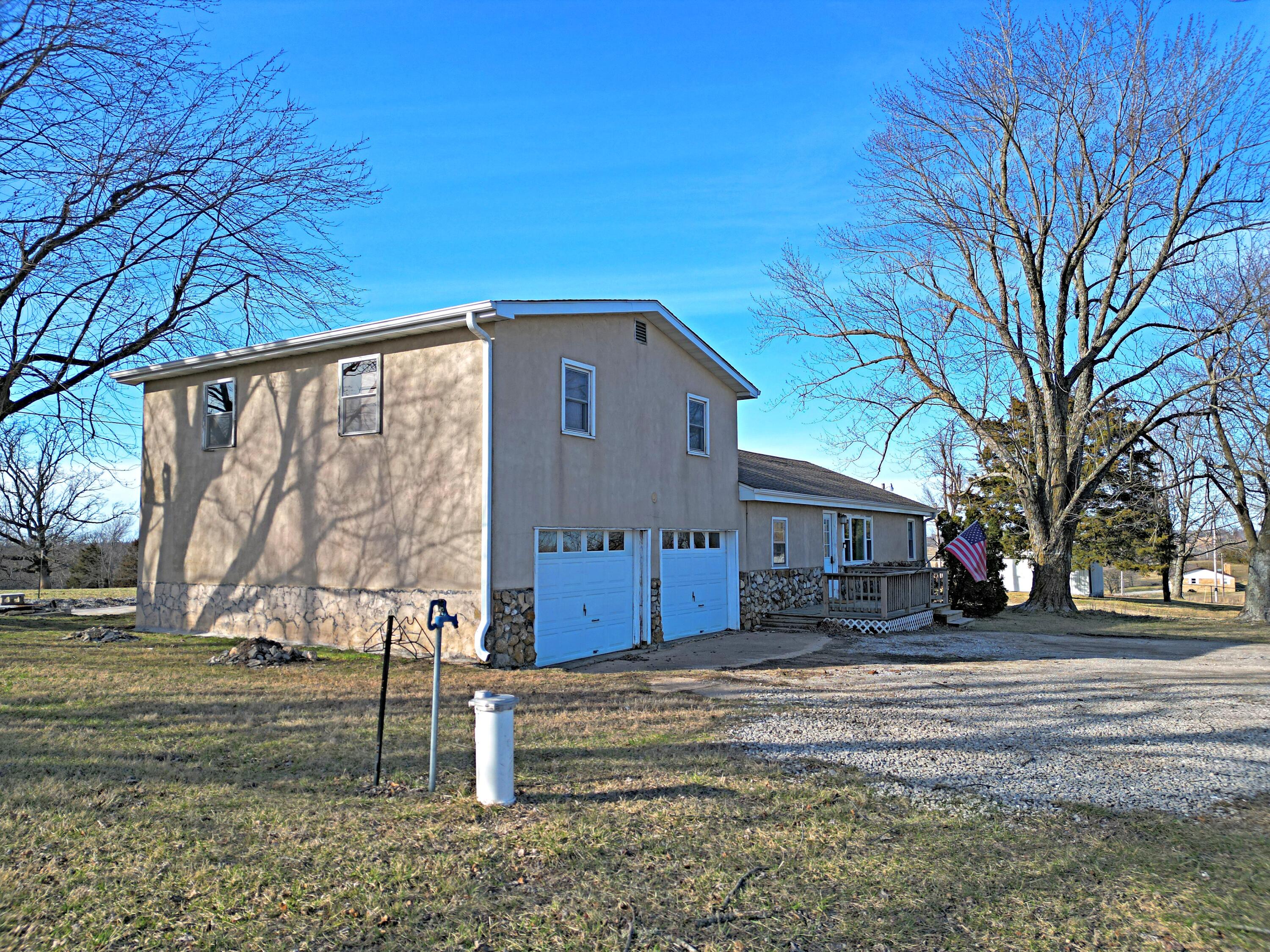 1633 Swan Lane Property Photo 3