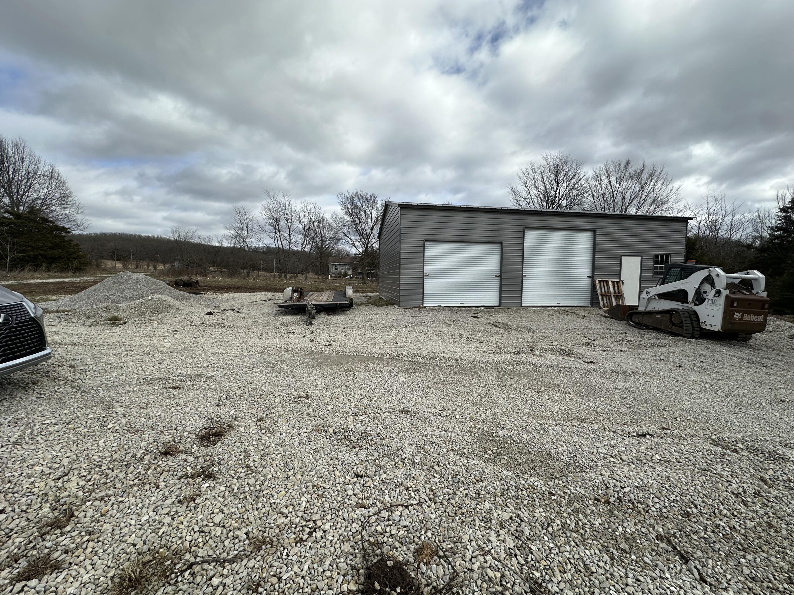 10481 North Farm Road 149 Property Photo