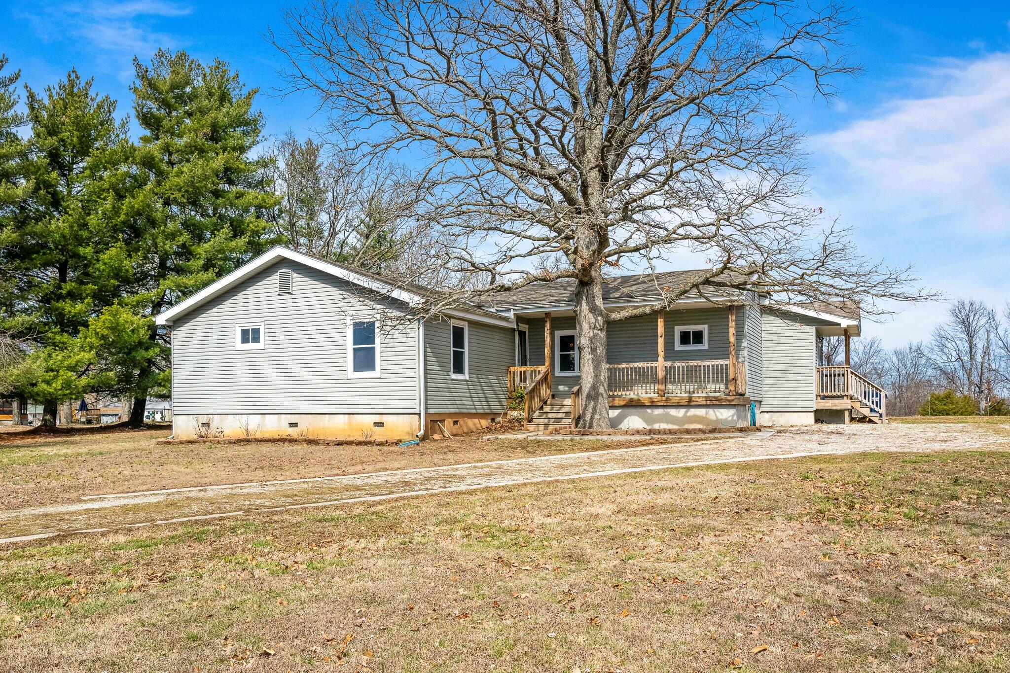 3253 East Farm Road 34 Property Photo 2