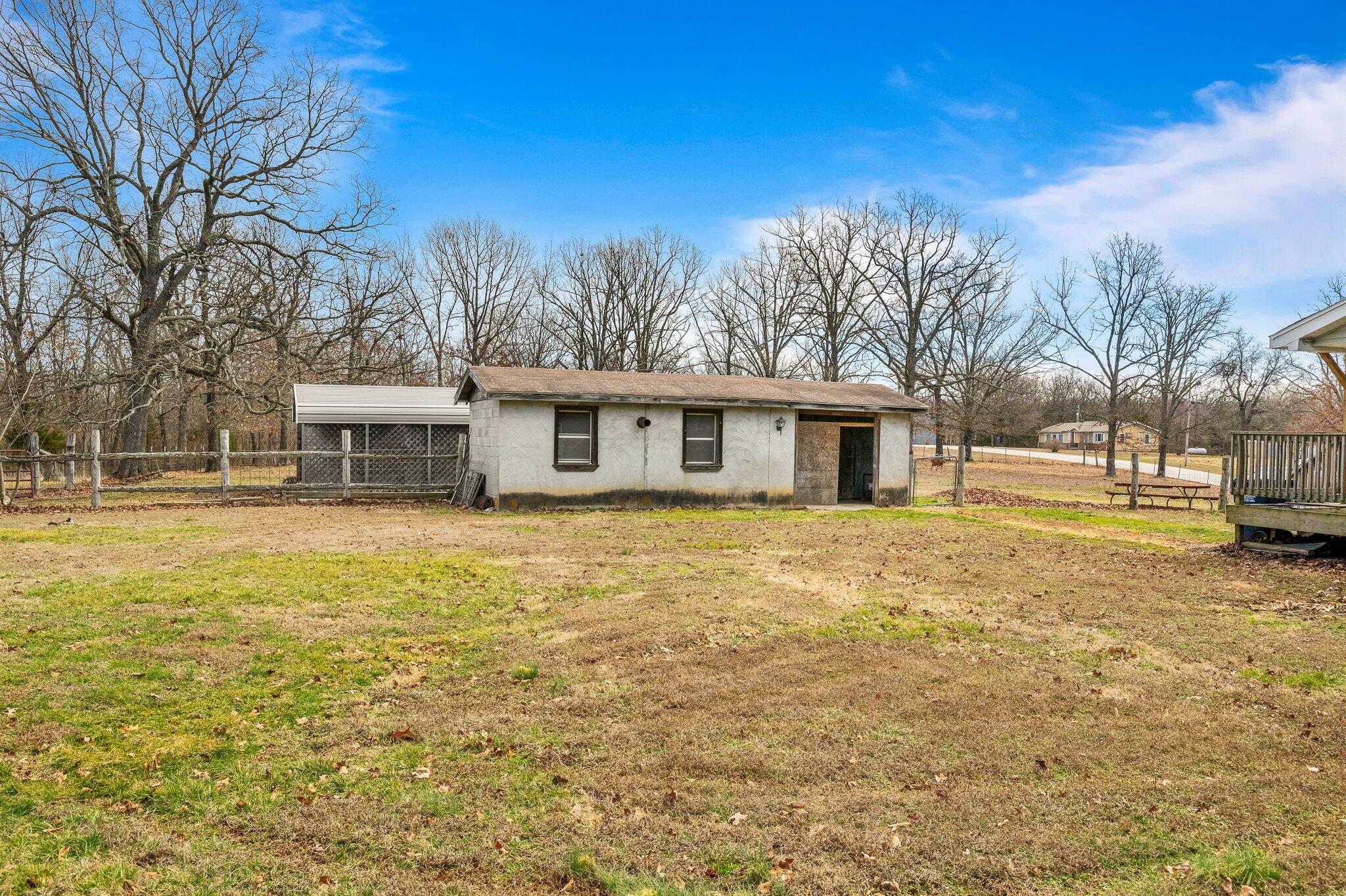3253 East Farm Road 34 Property Photo 15