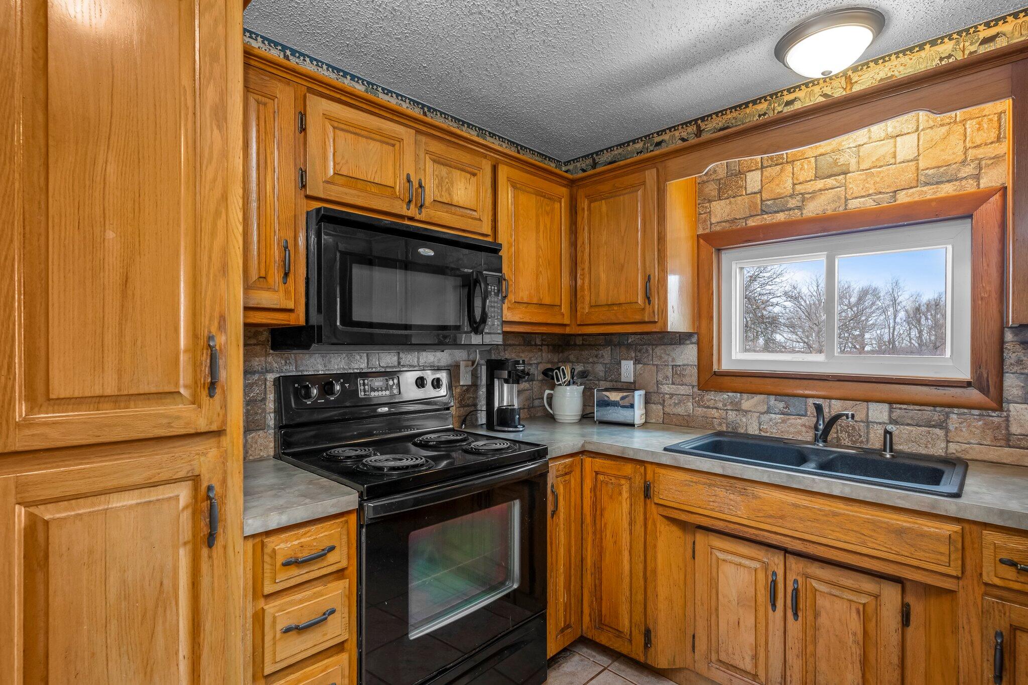 3253 East Farm Road 34 Property Photo 28