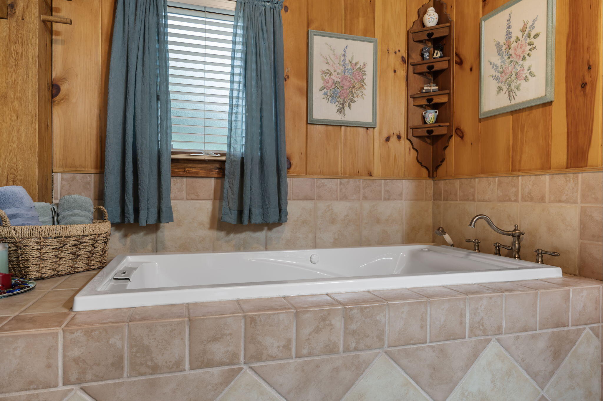 446 Alyeska Point Road Property Photo 35