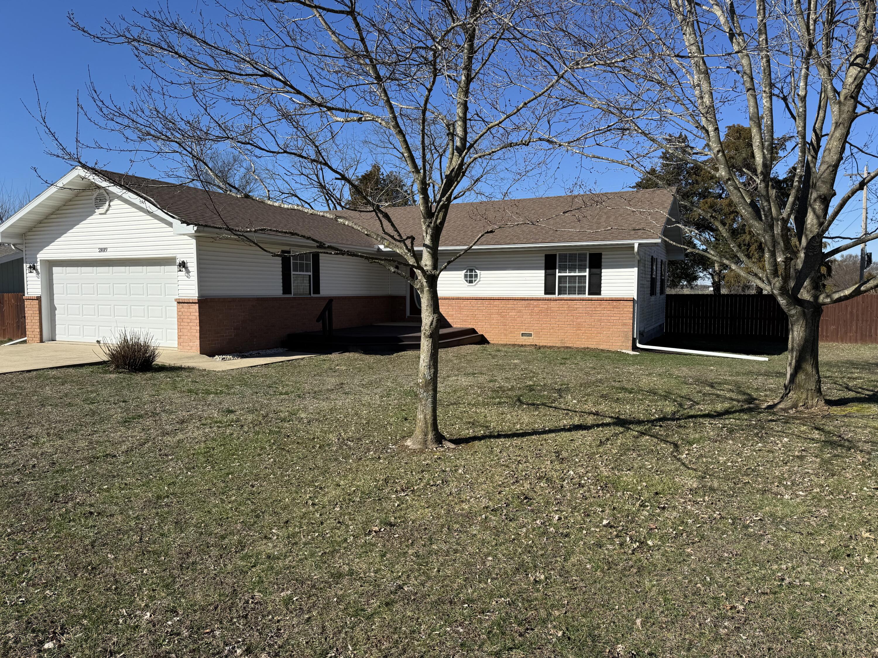 21019 Betty Boulevard Property Photo