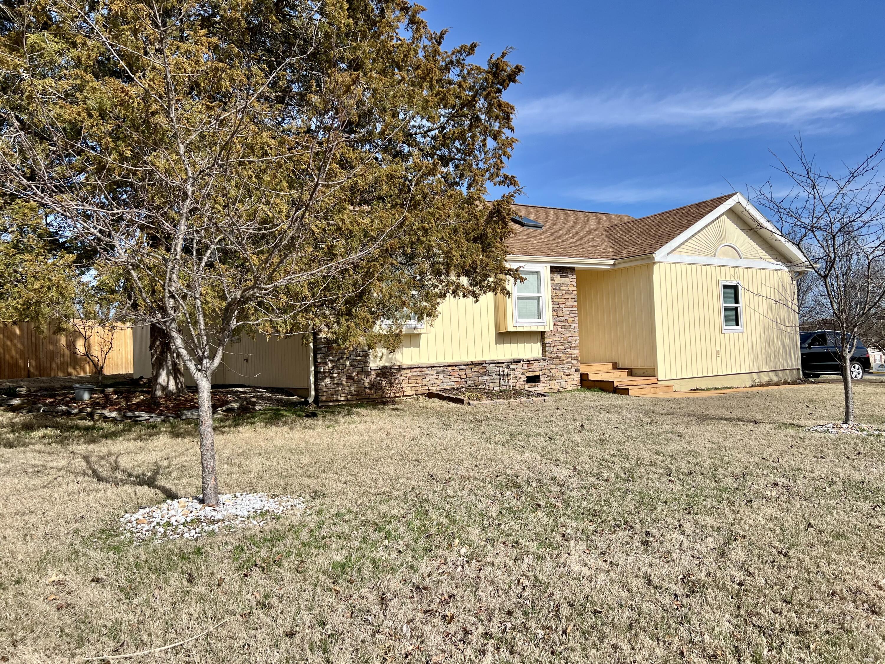 109 Lancashire Drive Property Photo 8